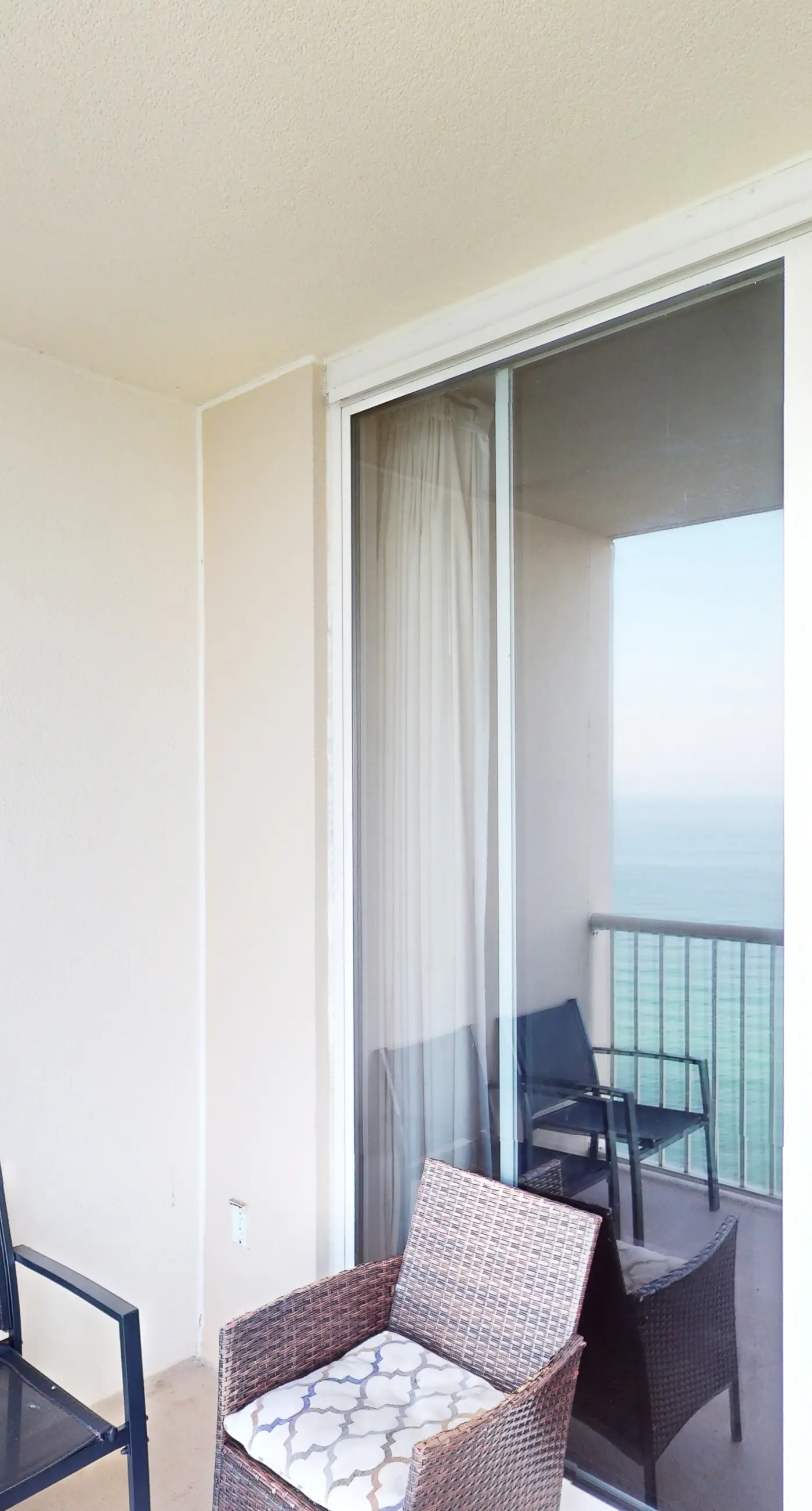 Oceanfront Condo with Views, Beach Access, Pool & Hot Tub at Majestic Beach Resort