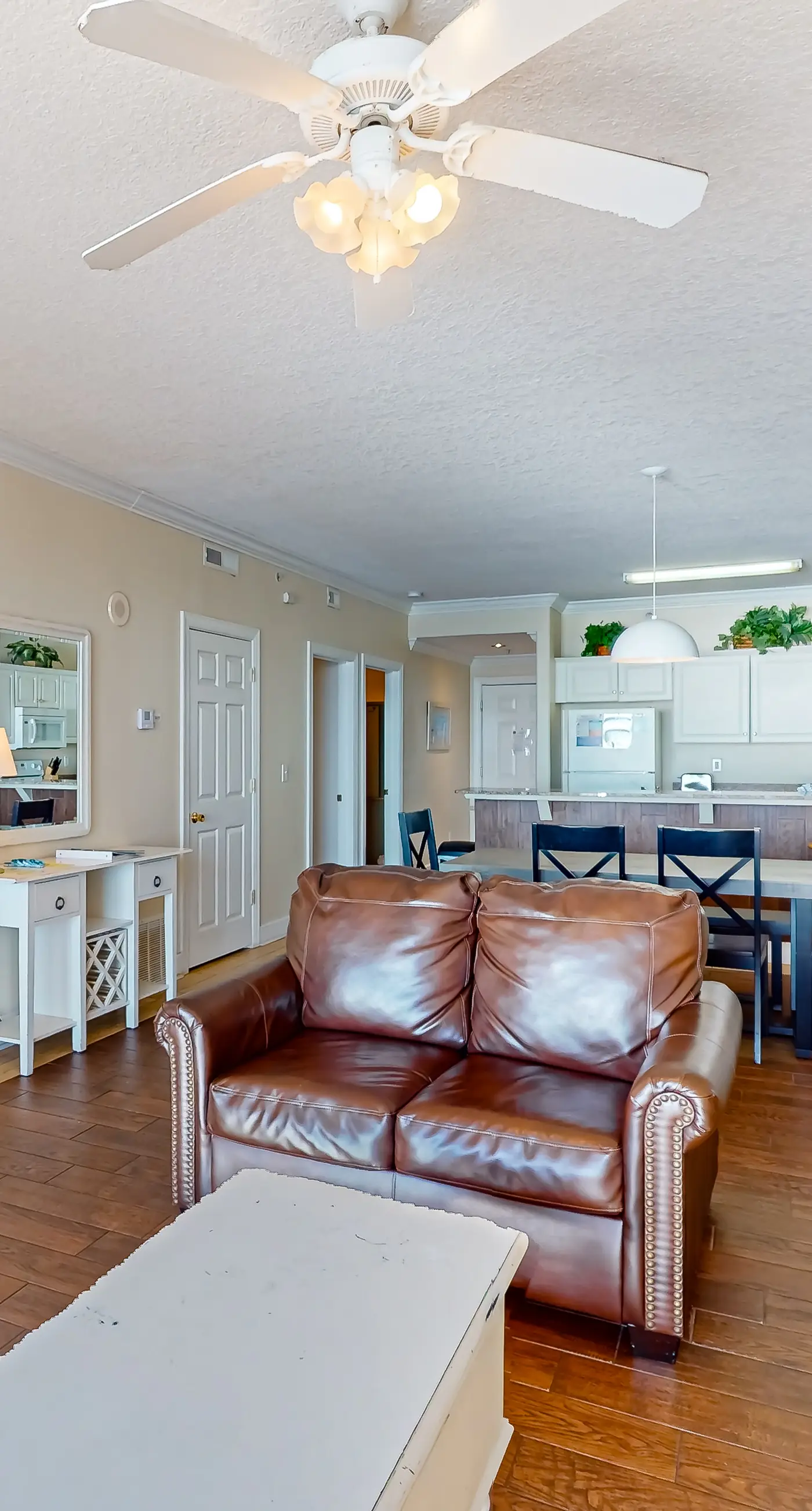 Exotic Emerald Coast condo with private deck, gulf view, pool & hot tub