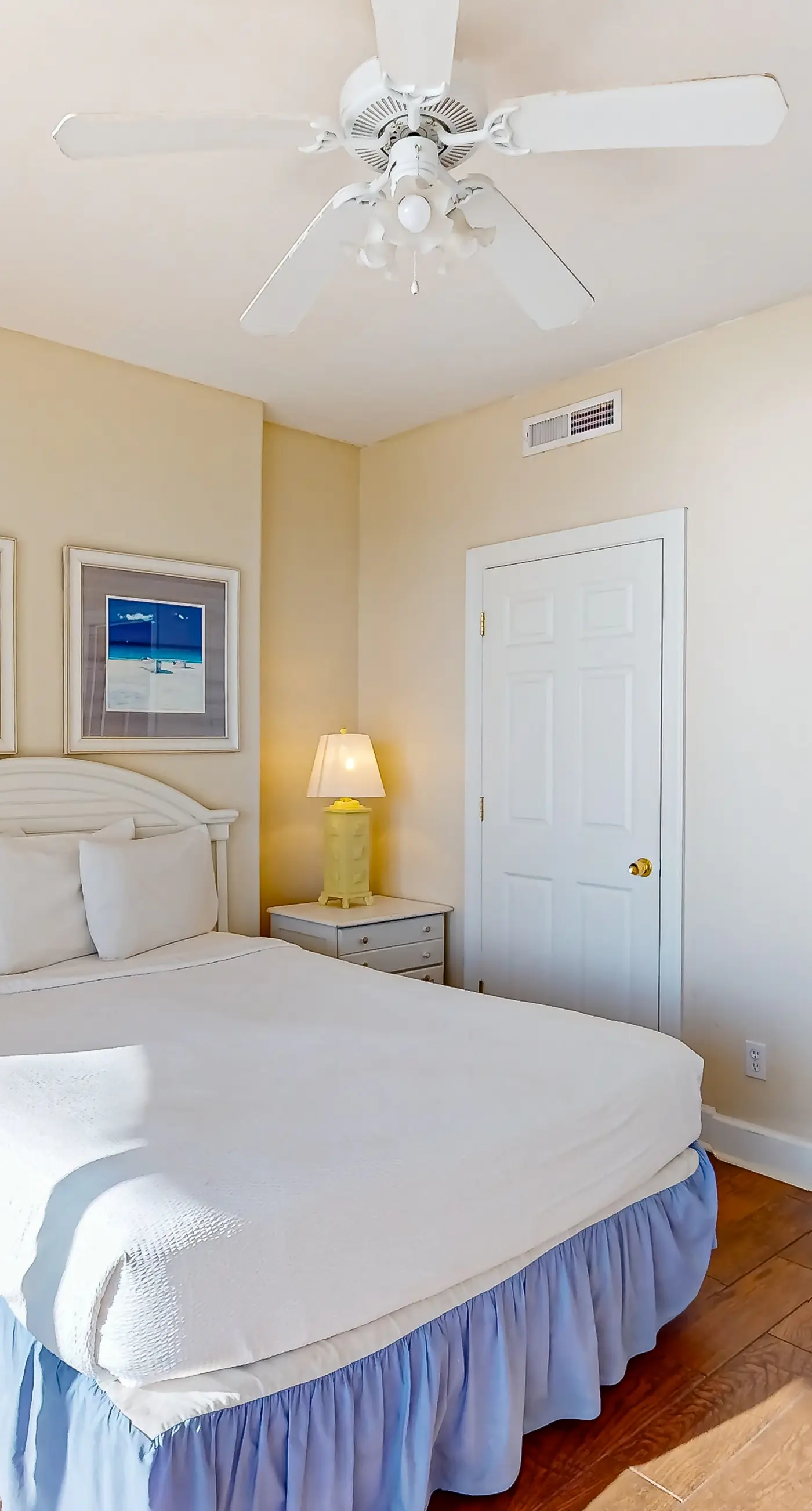 Exotic Emerald Coast condo with private deck, gulf view, pool & hot tub