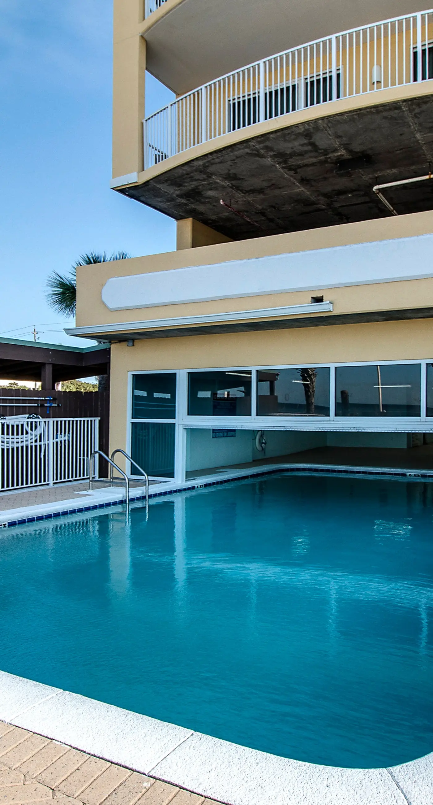 Exotic Emerald Coast condo with private deck, gulf view, pool & hot tub