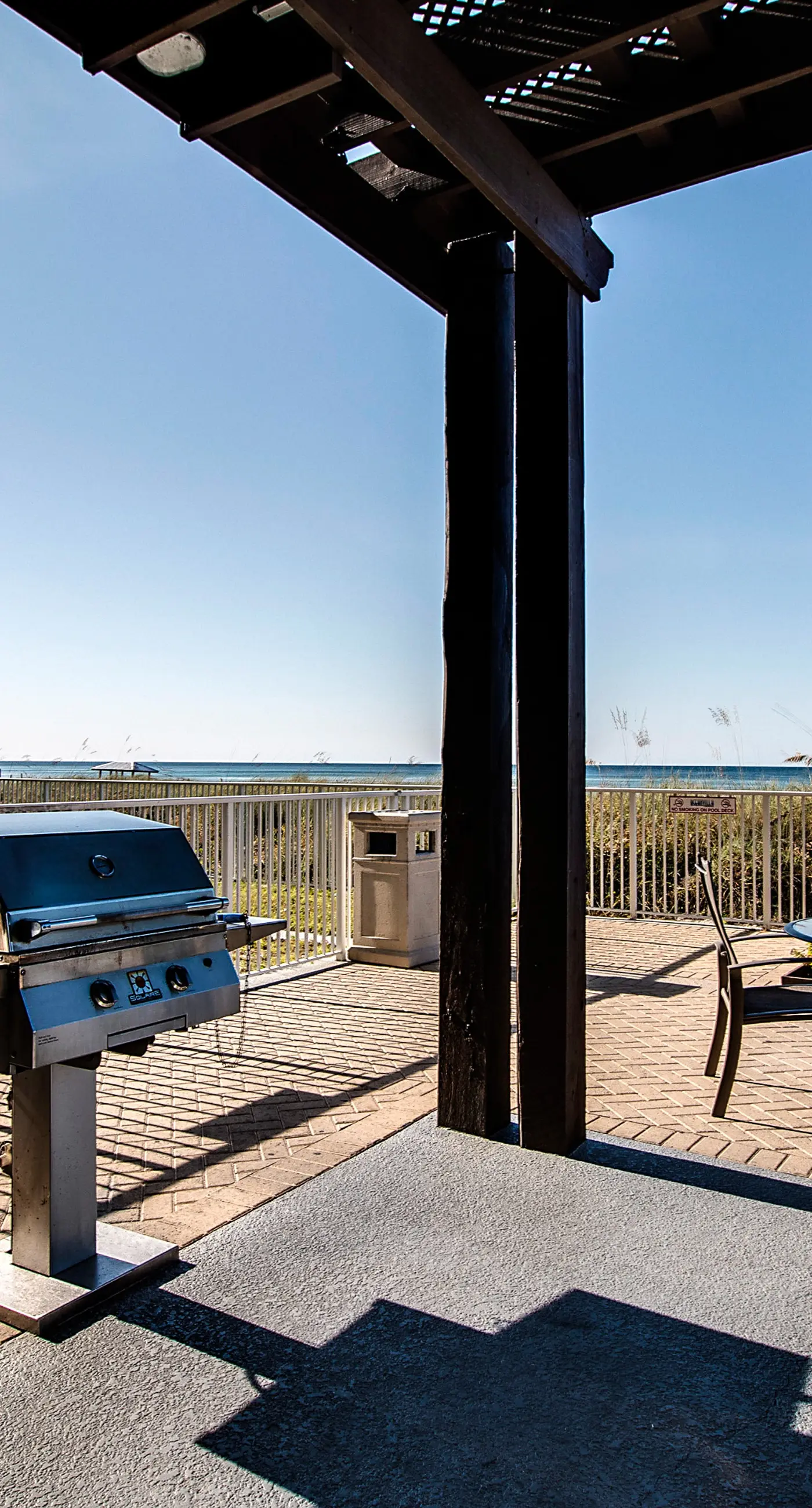 Exotic Emerald Coast condo with private deck, gulf view, pool & hot tub