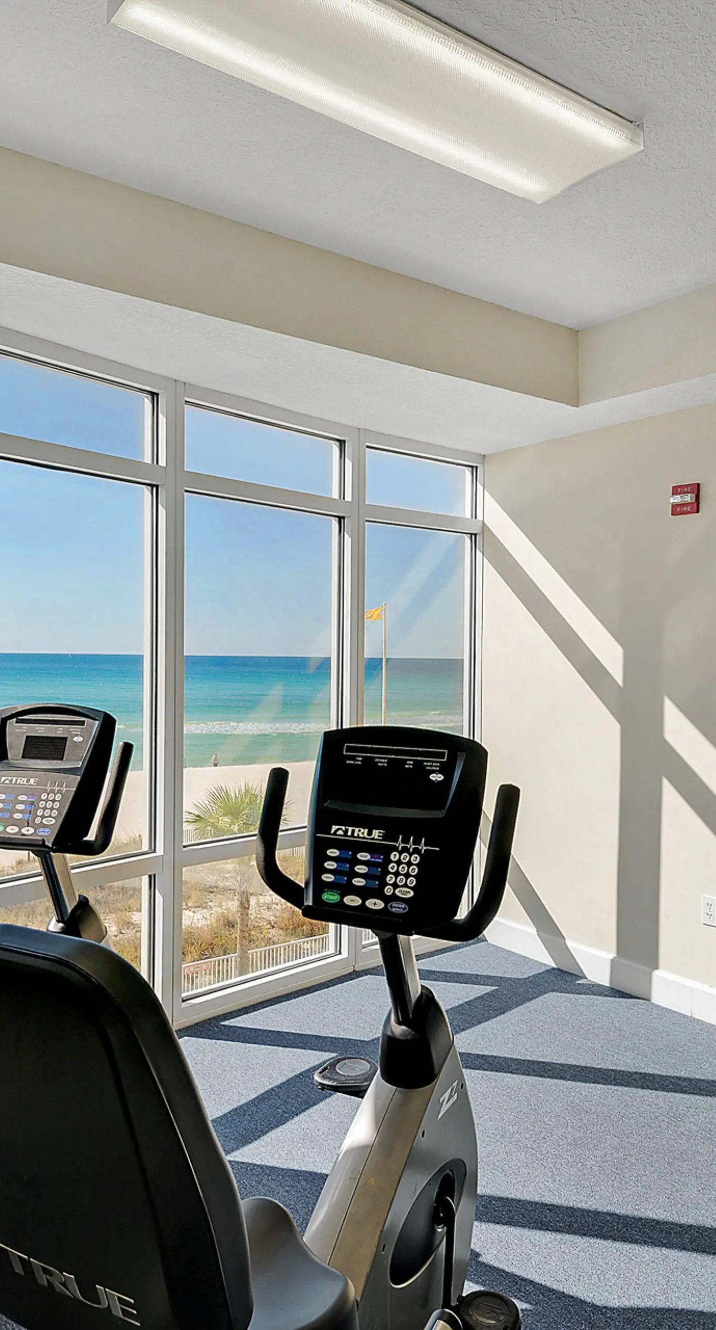 Exotic Emerald Coast condo with private deck, gulf view, pool & hot tub