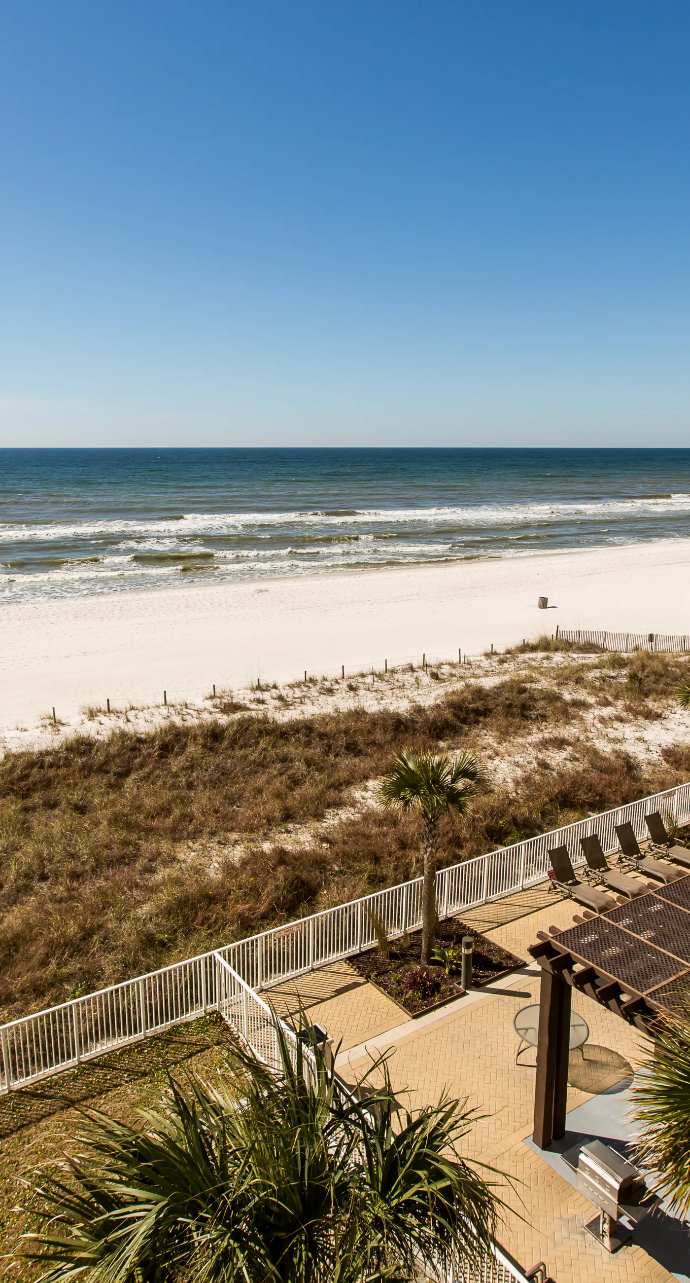 Exotic Emerald Coast condo with private deck, gulf view, pool & hot tub