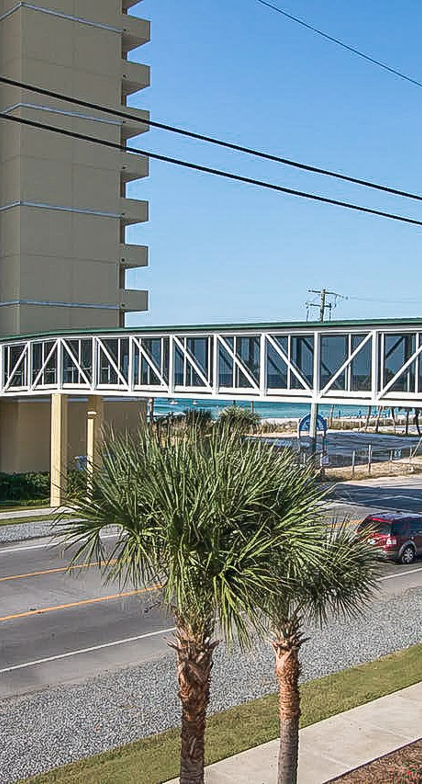 Exotic Emerald Coast condo with private deck, gulf view, pool & hot tub