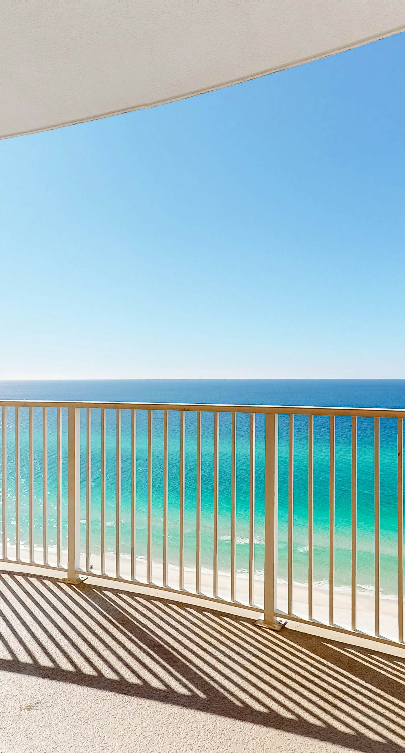 Oceanfront condo with epic gulf view, shared pool & hot tub, free WiFi, & W/D