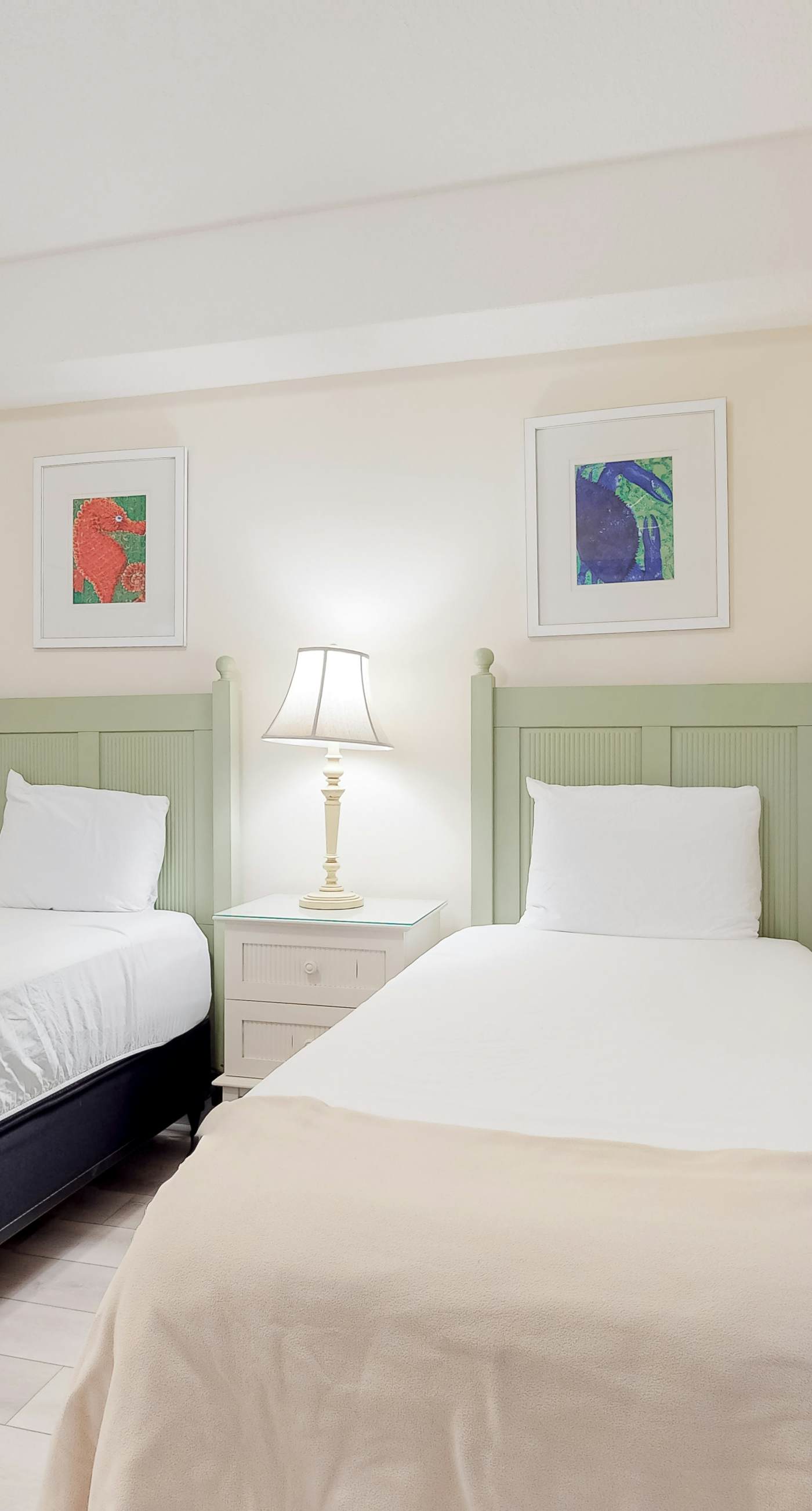 Oceanfront condo with epic gulf view, shared pool & hot tub, free WiFi, & W/D