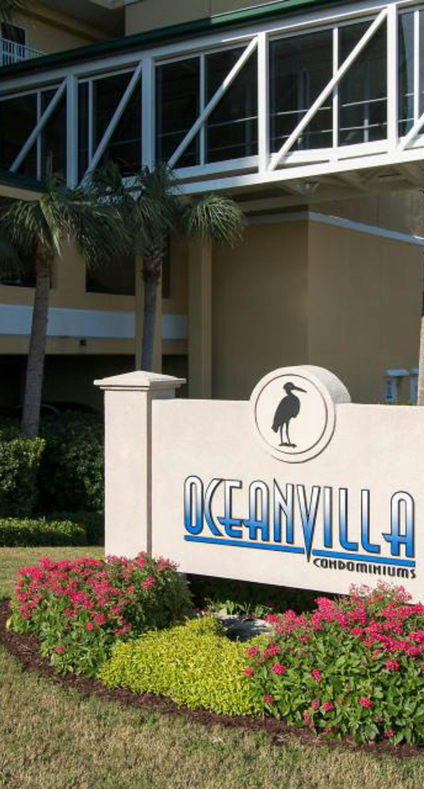 Oceanfront condo with epic gulf view, shared pool & hot tub, free WiFi, & W/D