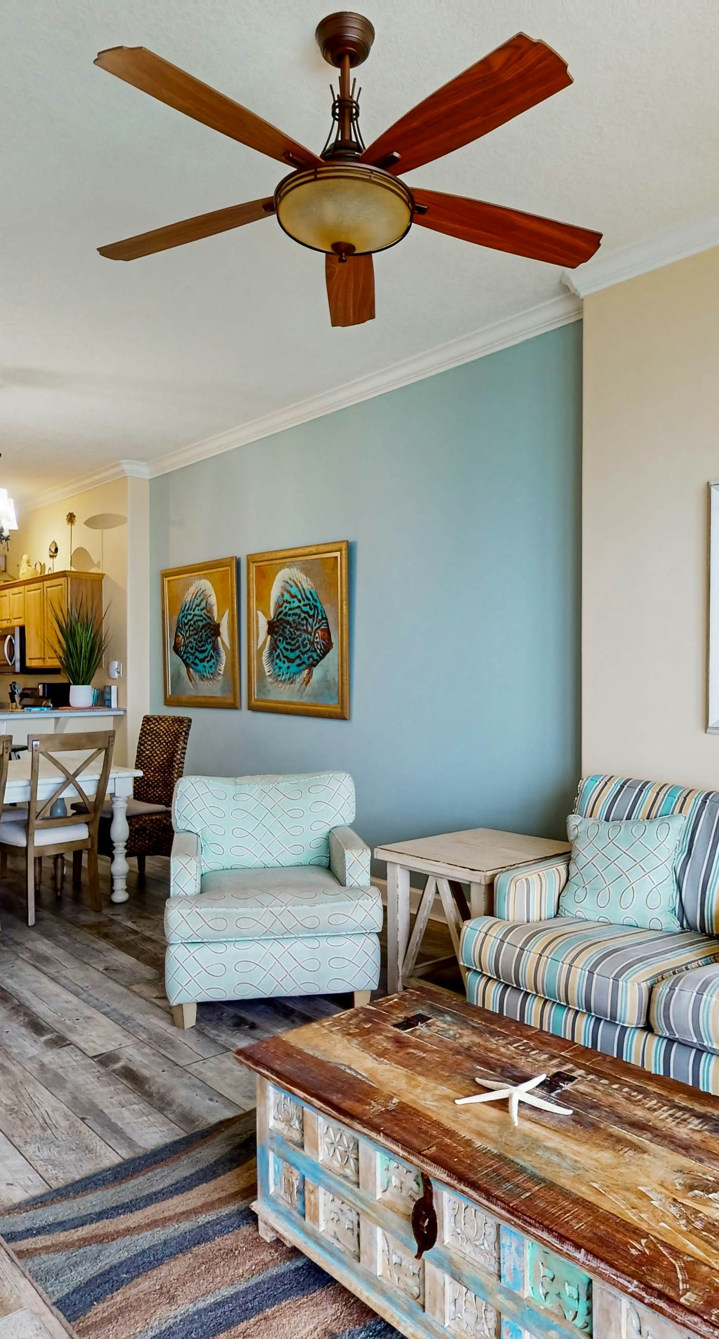 Gulf-front 20th-floor condo with large private balcony, pool, hot tub & gym