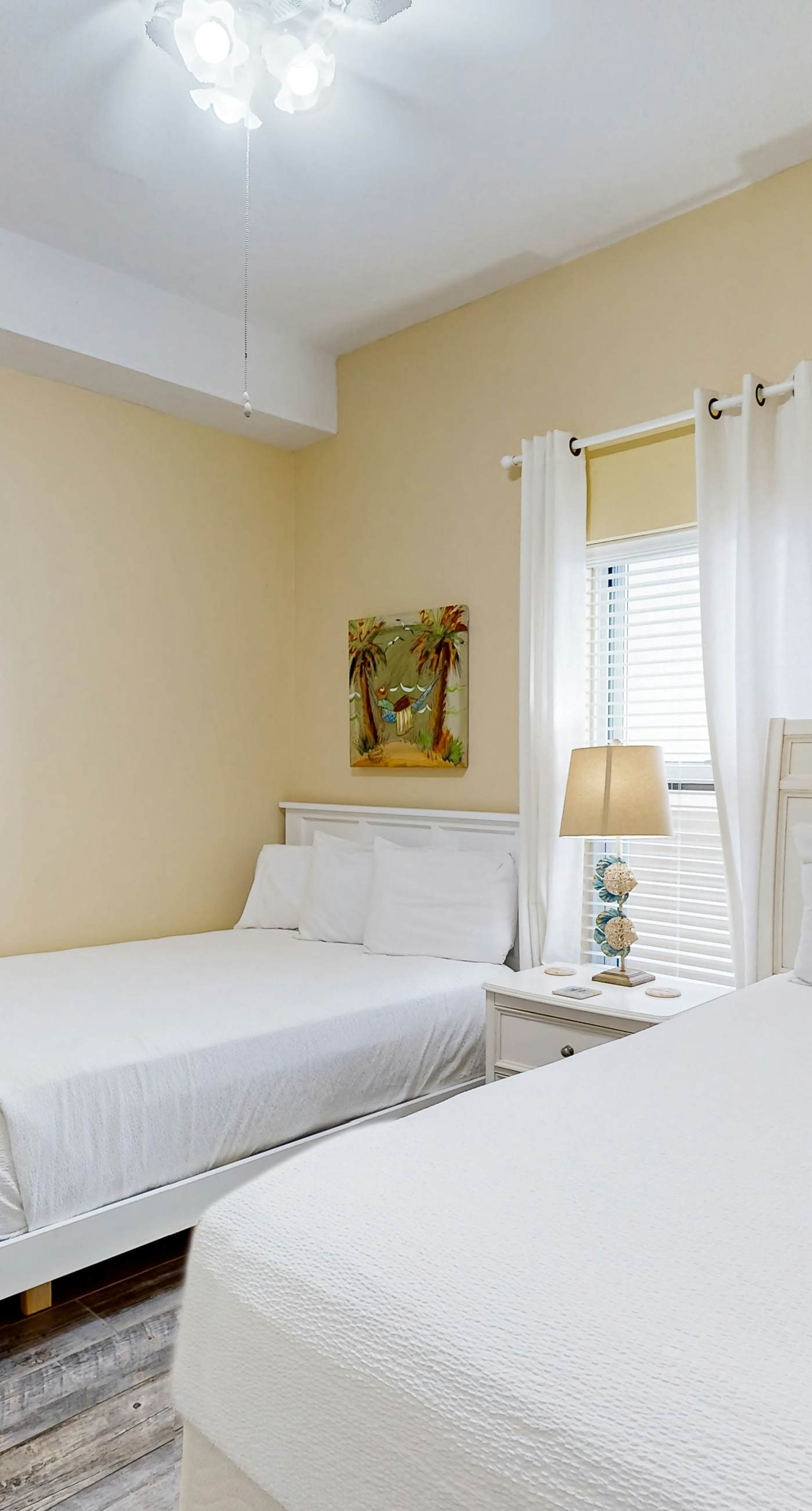 Gulf-front 20th-floor condo with large private balcony, pool, hot tub & gym