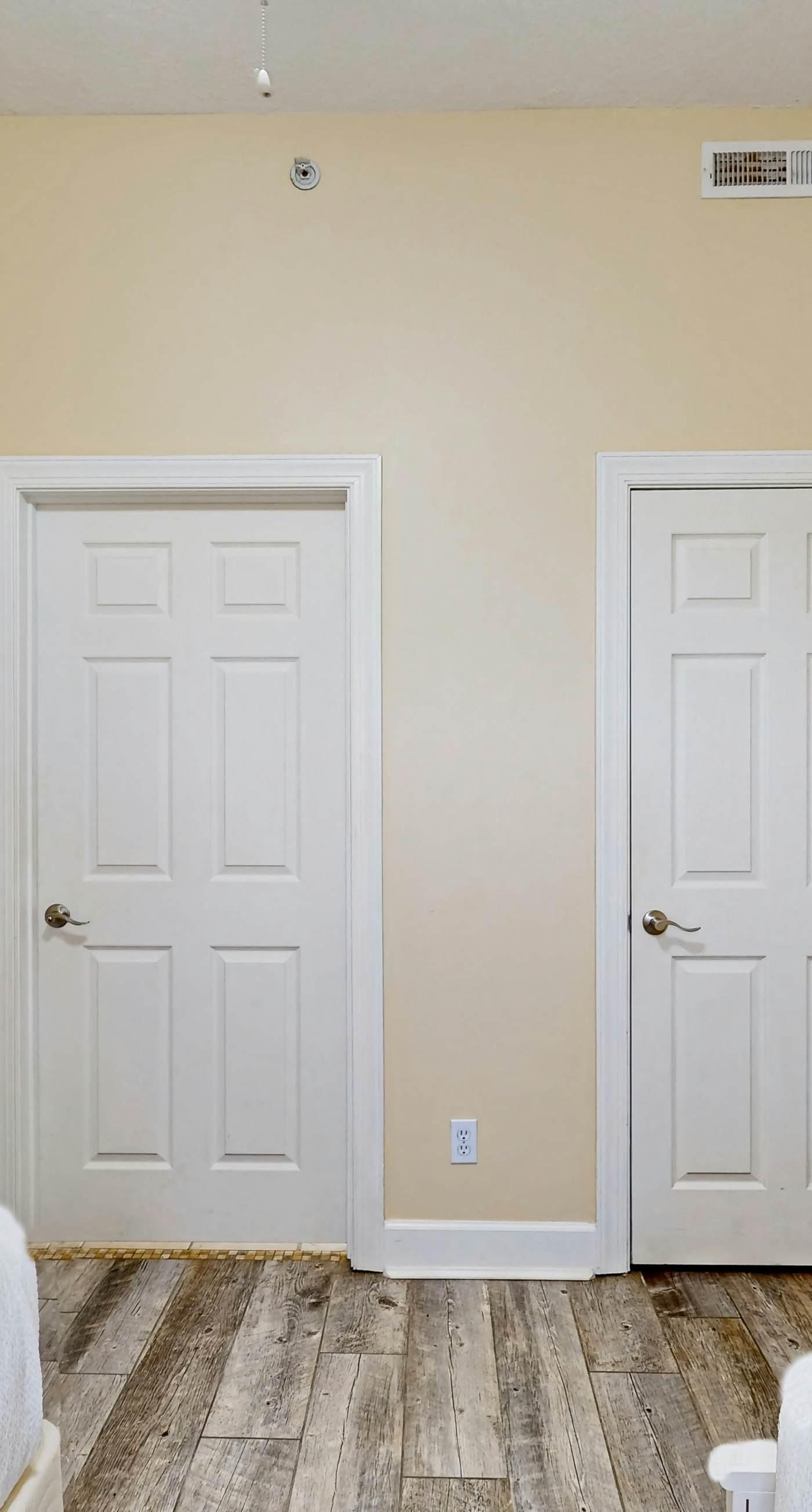 Gulf-front 20th-floor condo with large private balcony, pool, hot tub & gym