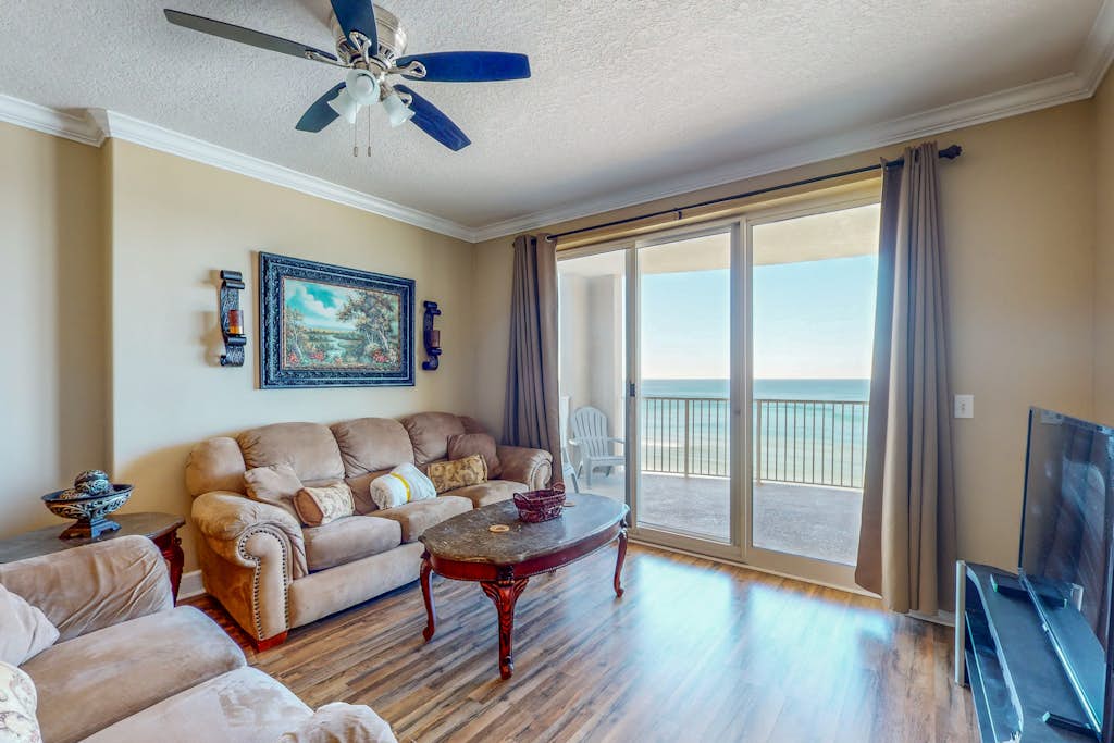 Waterfront condo in a resort setting w/ shared pools, hot tub, & beach access