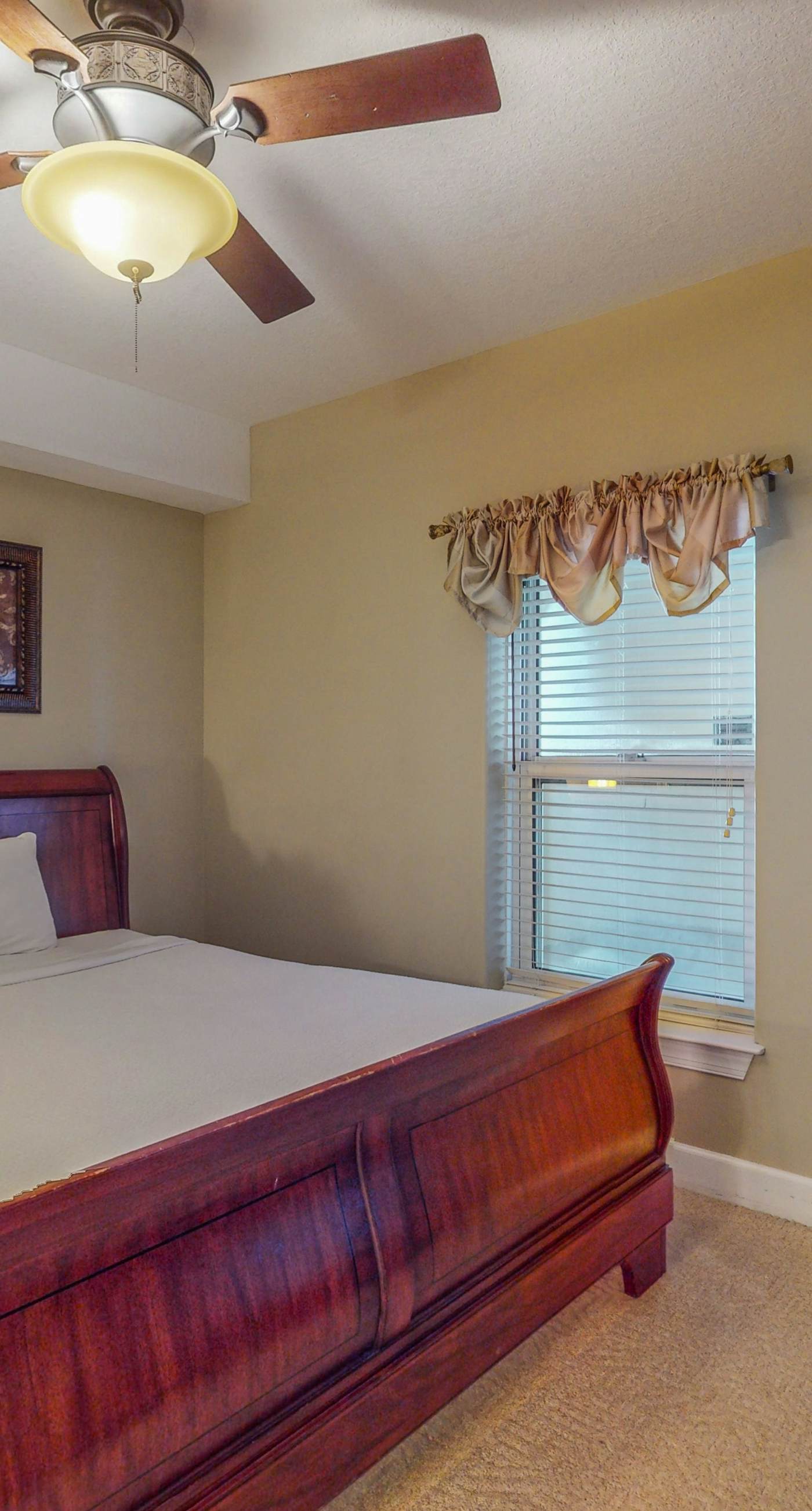 Waterfront condo in a resort setting w/ shared pools, hot tub, & beach access