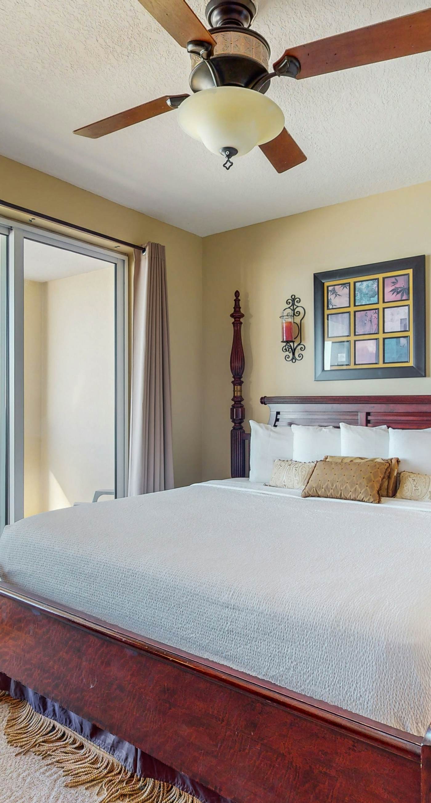 Waterfront condo in a resort setting w/ shared pools, hot tub, & beach access