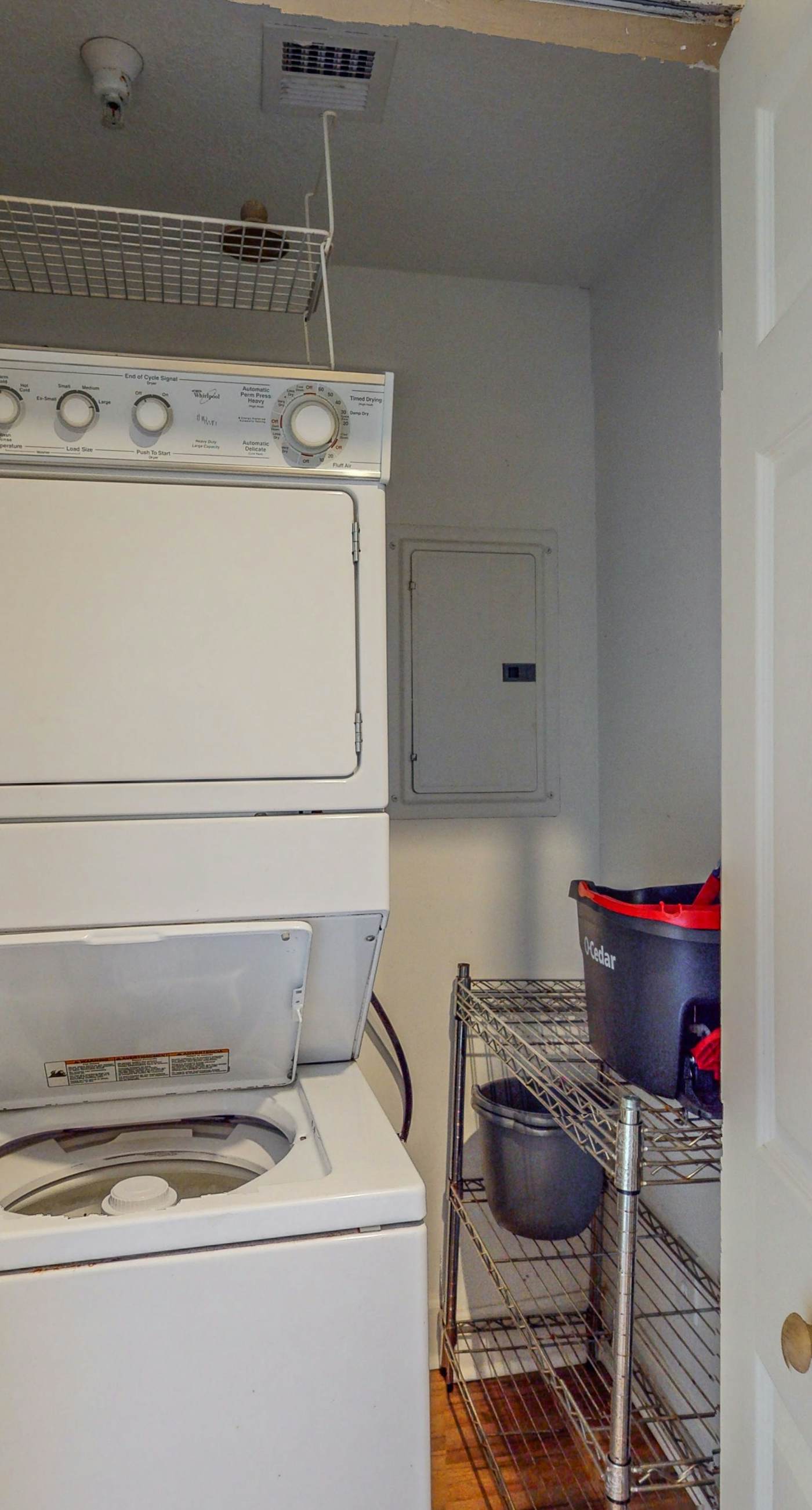 Waterfront condo in a resort setting w/ shared pools, hot tub, & beach access