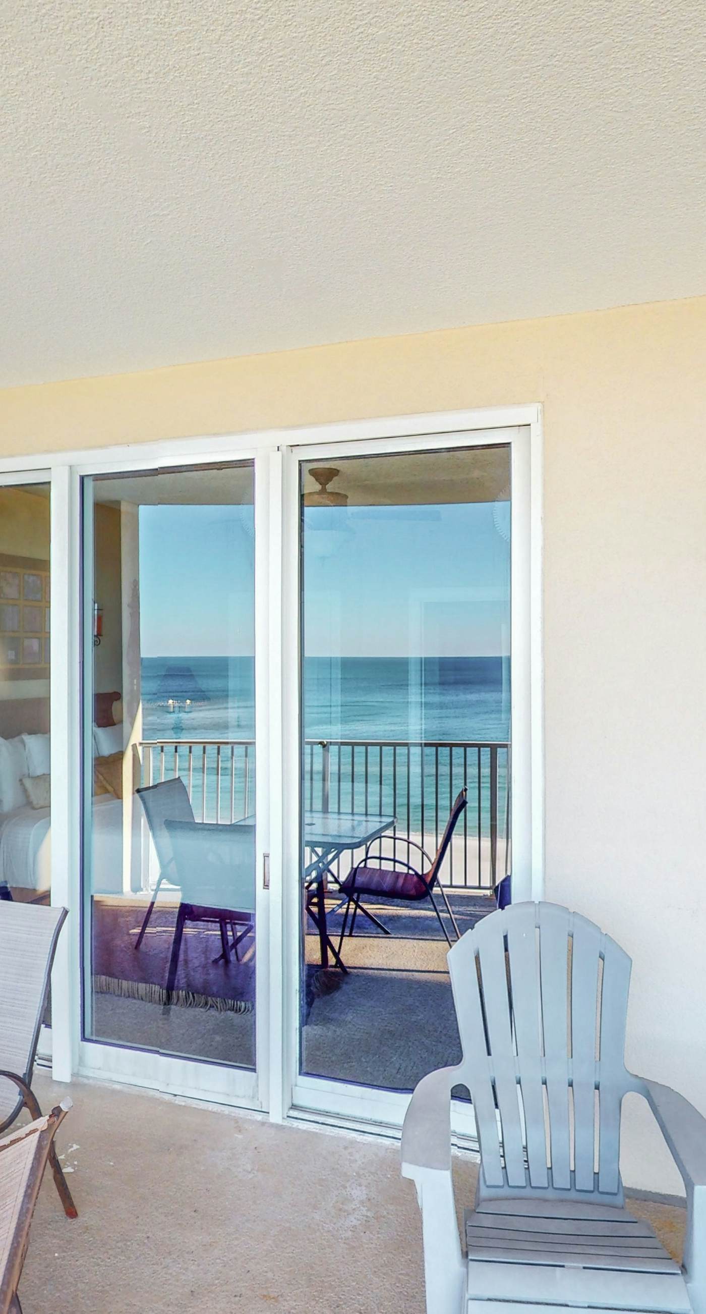 Waterfront condo in a resort setting w/ shared pools, hot tub, & beach access