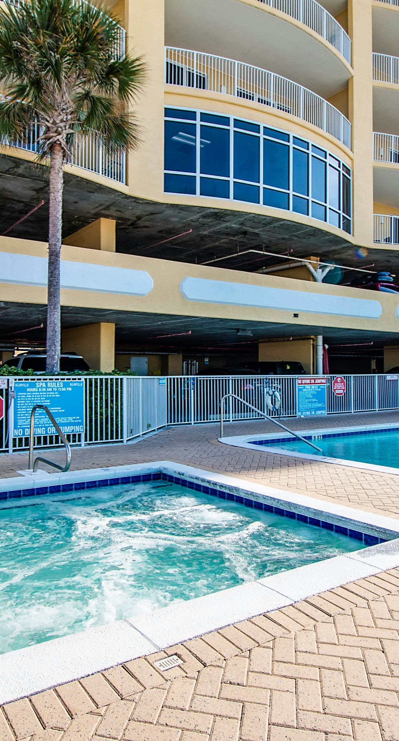 Waterfront condo in a resort setting w/ shared pools, hot tub, & beach access