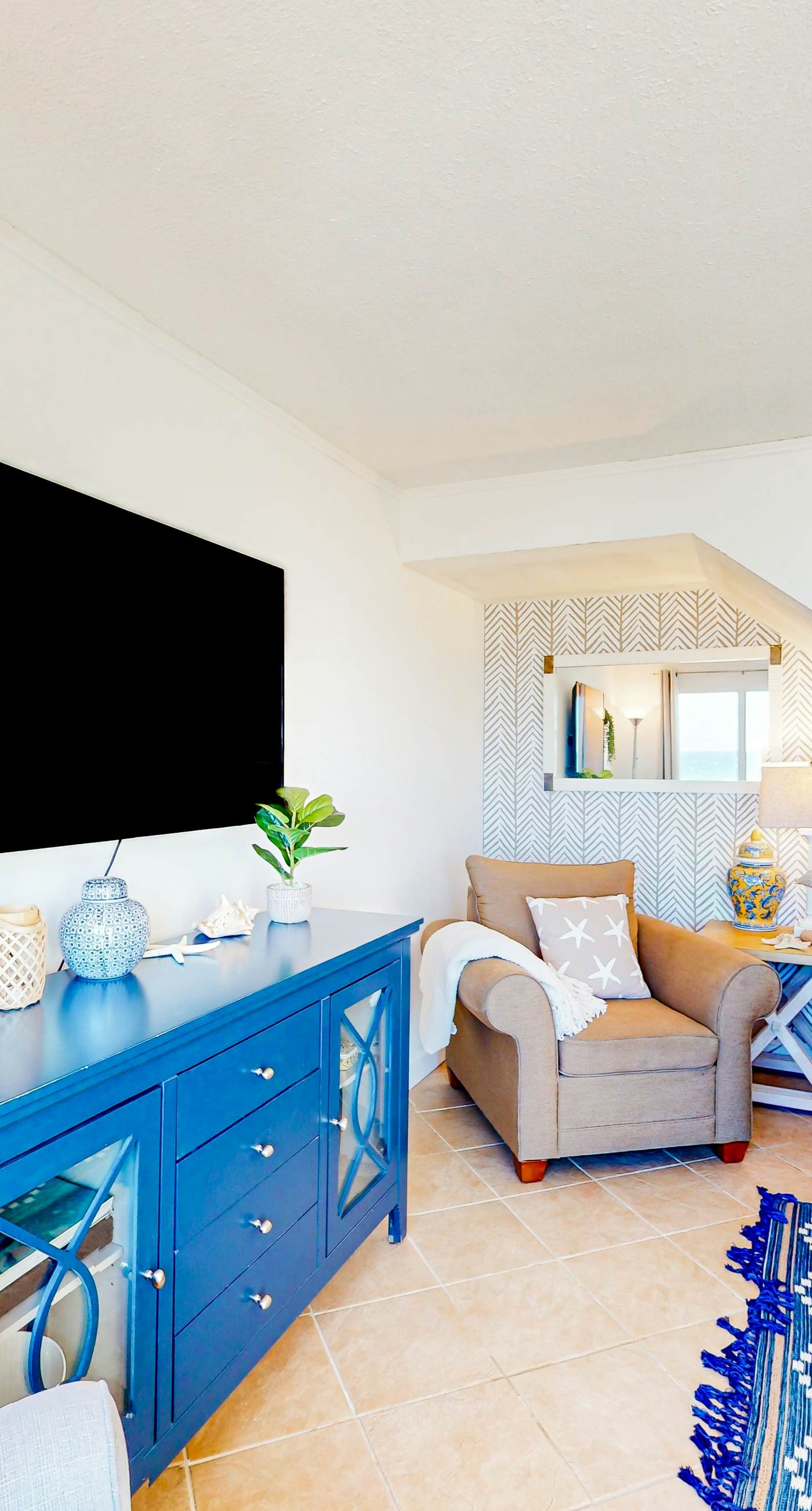 Gulf & lake view condo in beachfront resort with pool, tennis & saunas