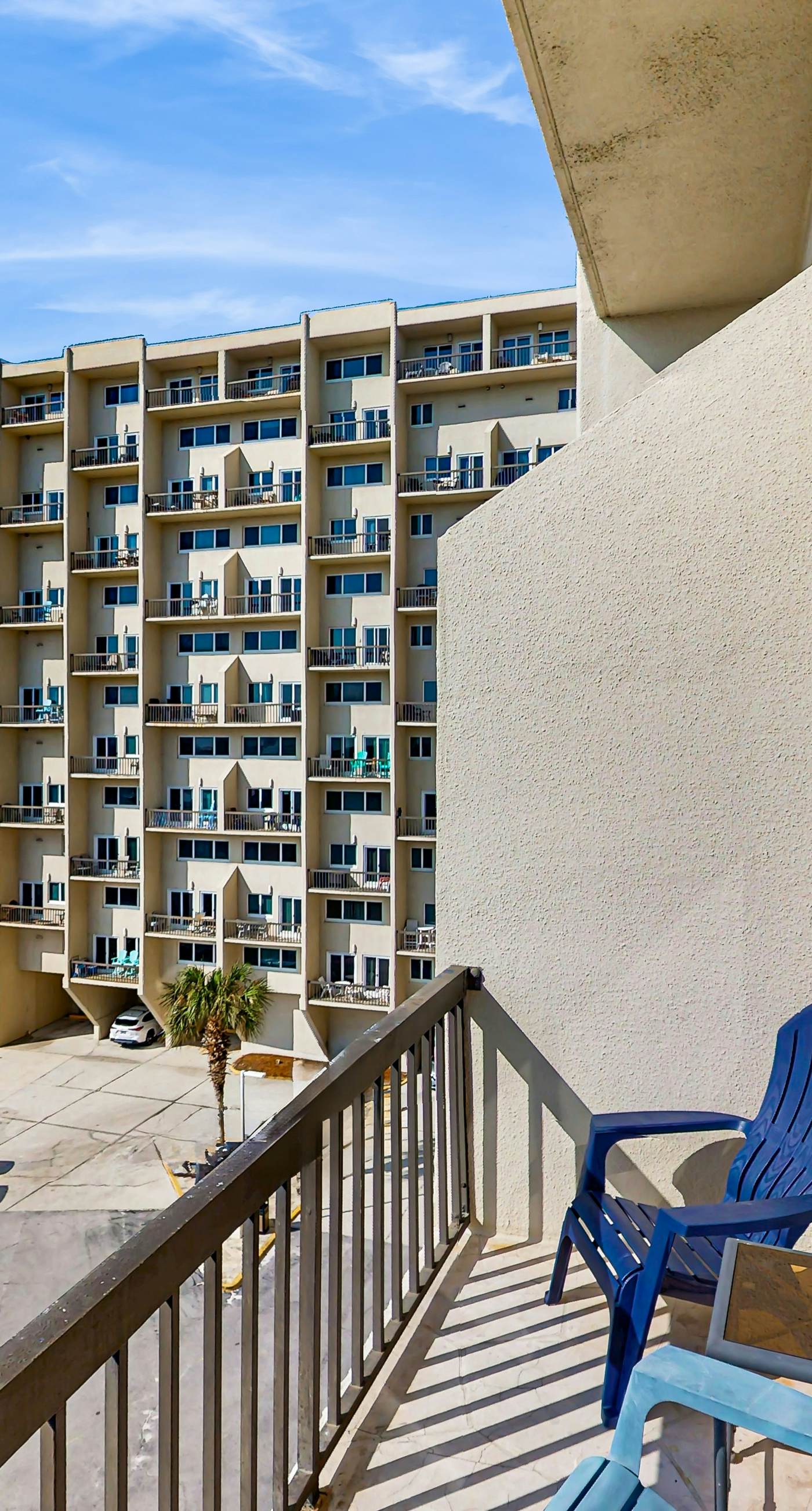 Gorgeous beachfront condo, shared pool and beach access