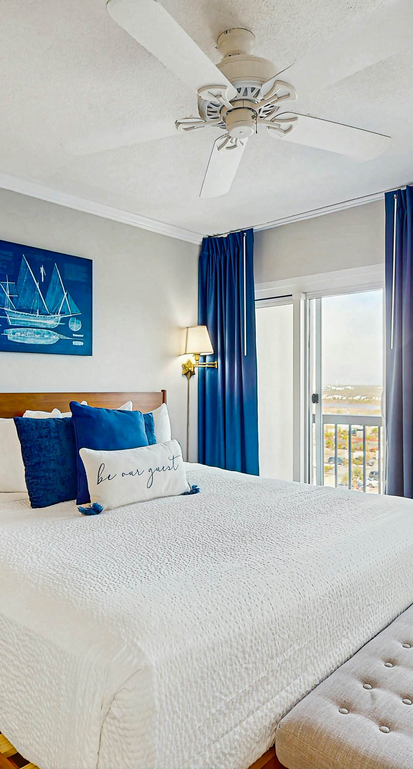 Gorgeous beachfront condo, shared pool and beach access