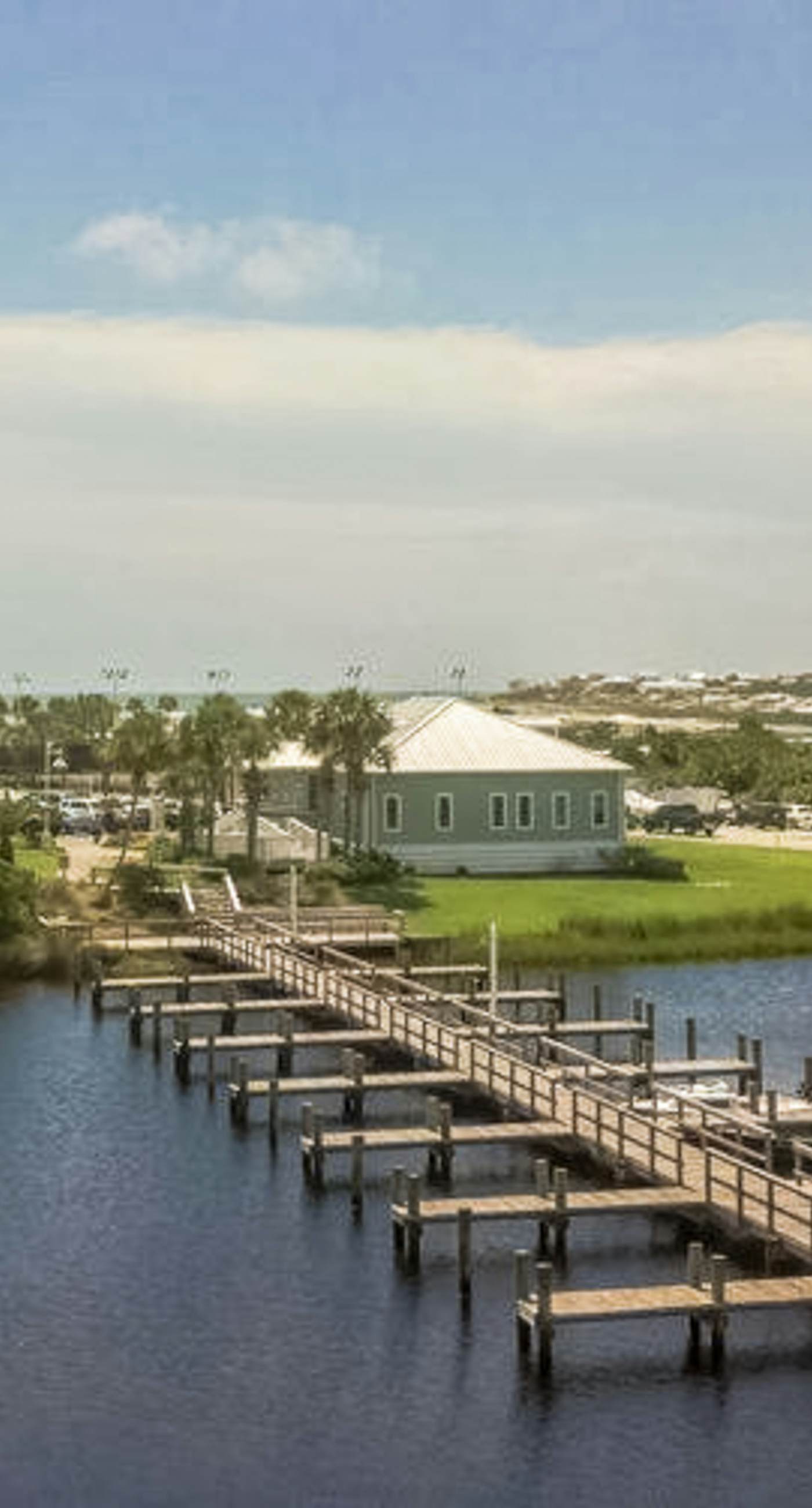 Gorgeous beachfront condo, shared pool and beach access