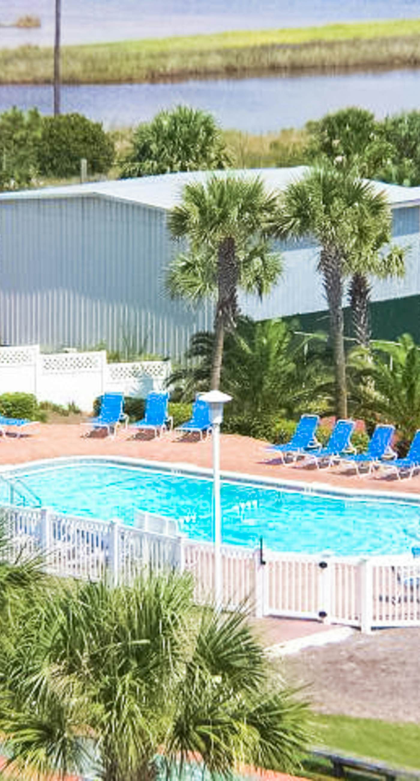 Gorgeous beachfront condo, shared pool and beach access