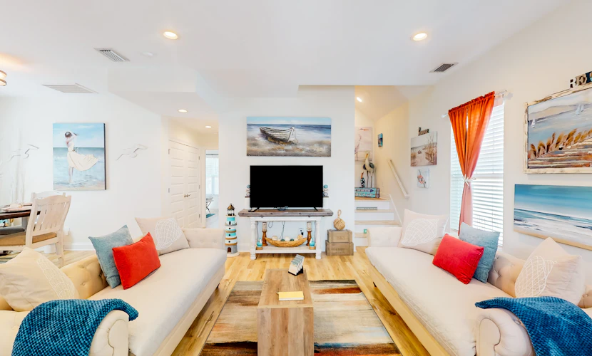 2-story house near the beach with grill, washer/dryer, streaming, & central AC