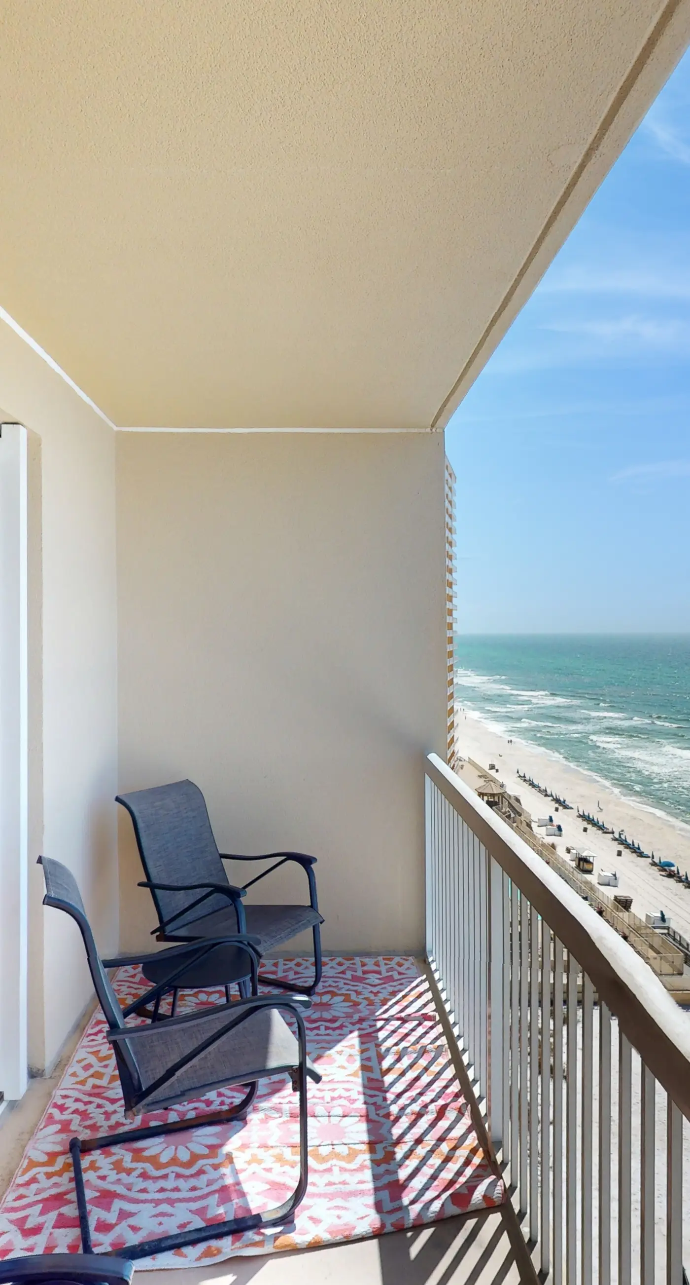 Gorgeous condo with private balcony, shared pool & beach access