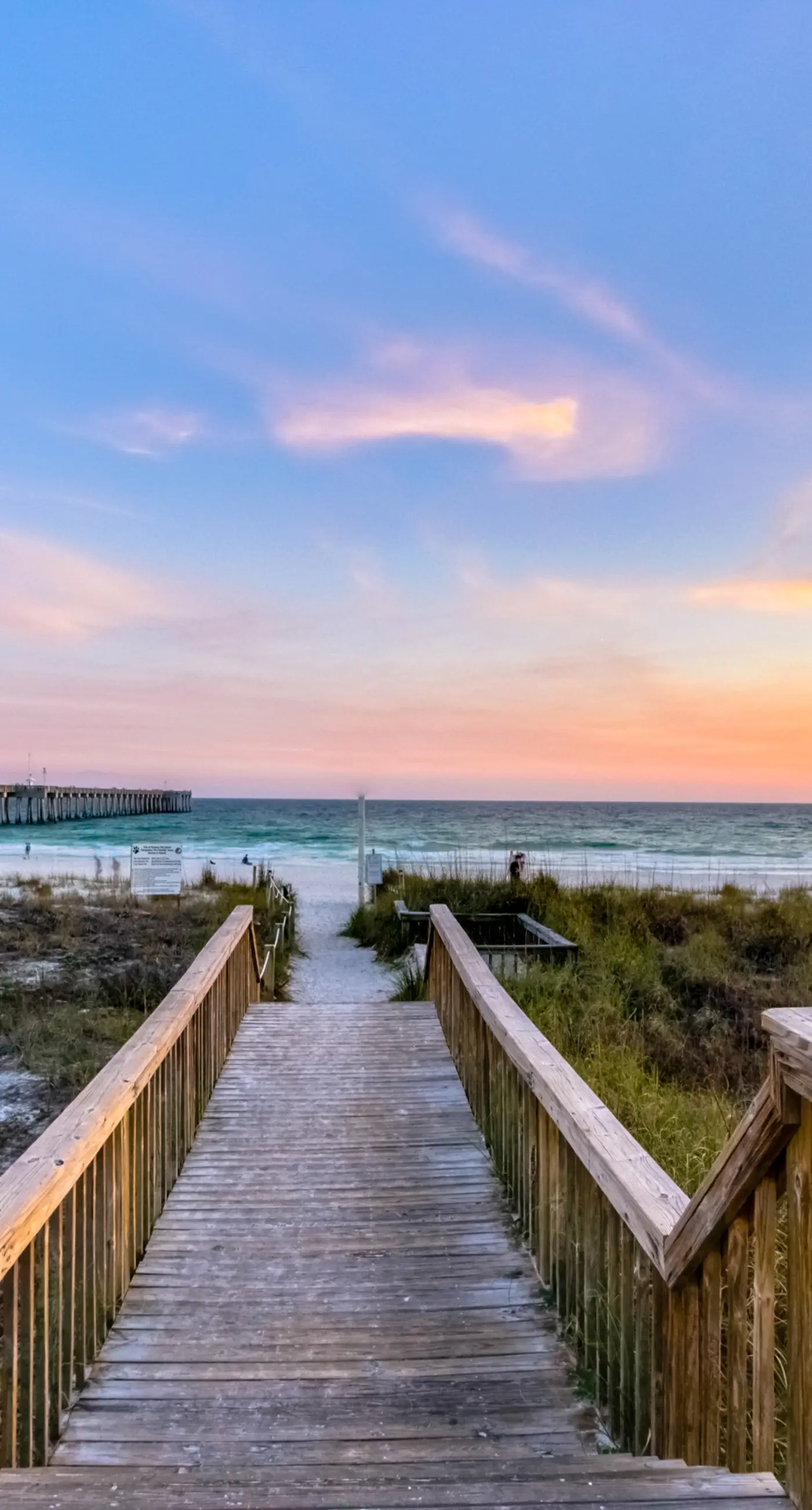 Gorgeous condo with private balcony, shared pool & beach access