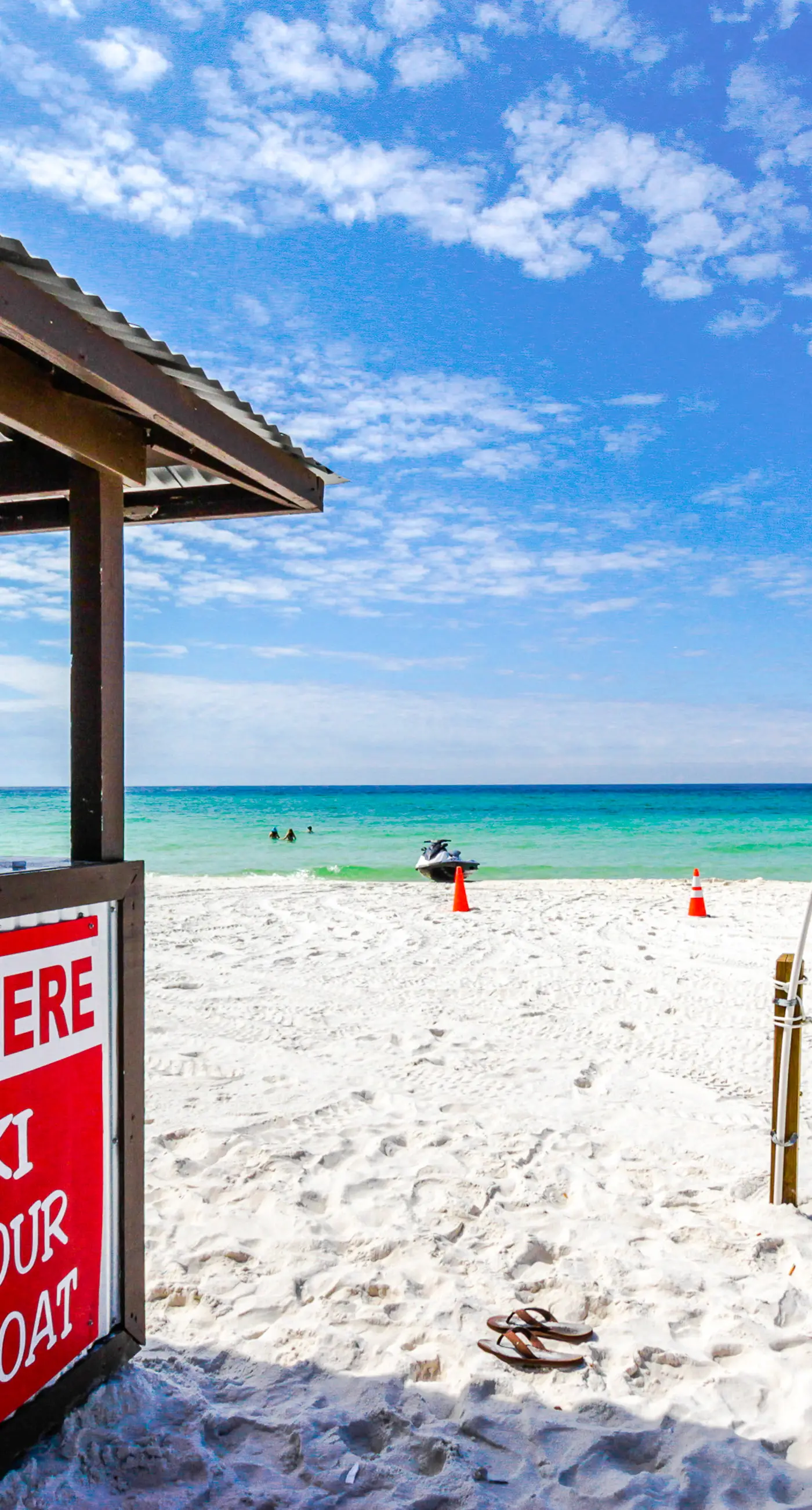 Gorgeous condo with private balcony, shared pool & beach access