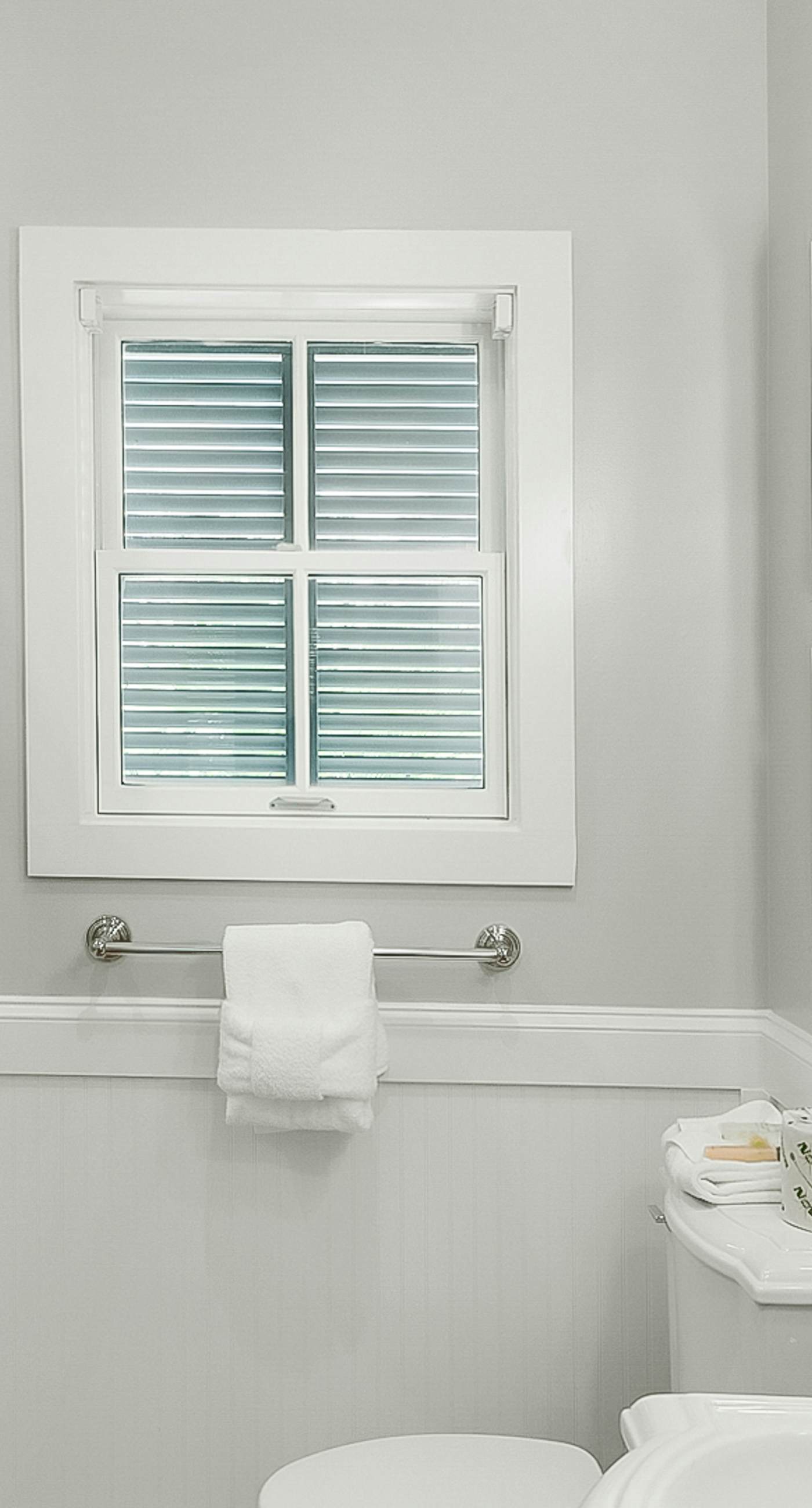 Spotless beachfront dream with views, a shared pool, & sports courts