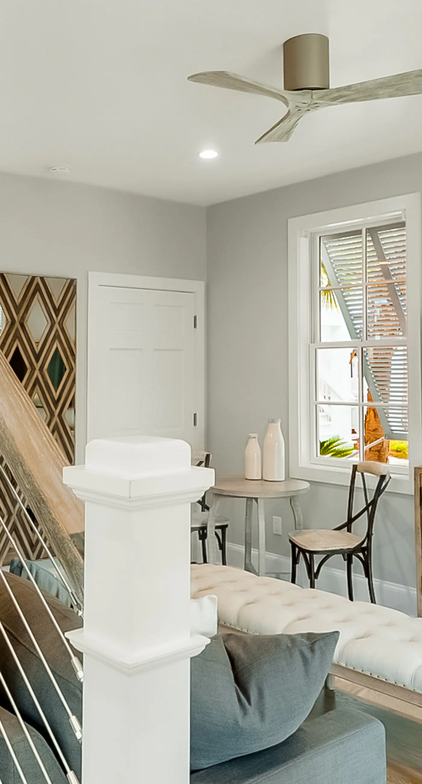 Charming beachfront getaway with a pool & sports courts - Snowbird-friendly