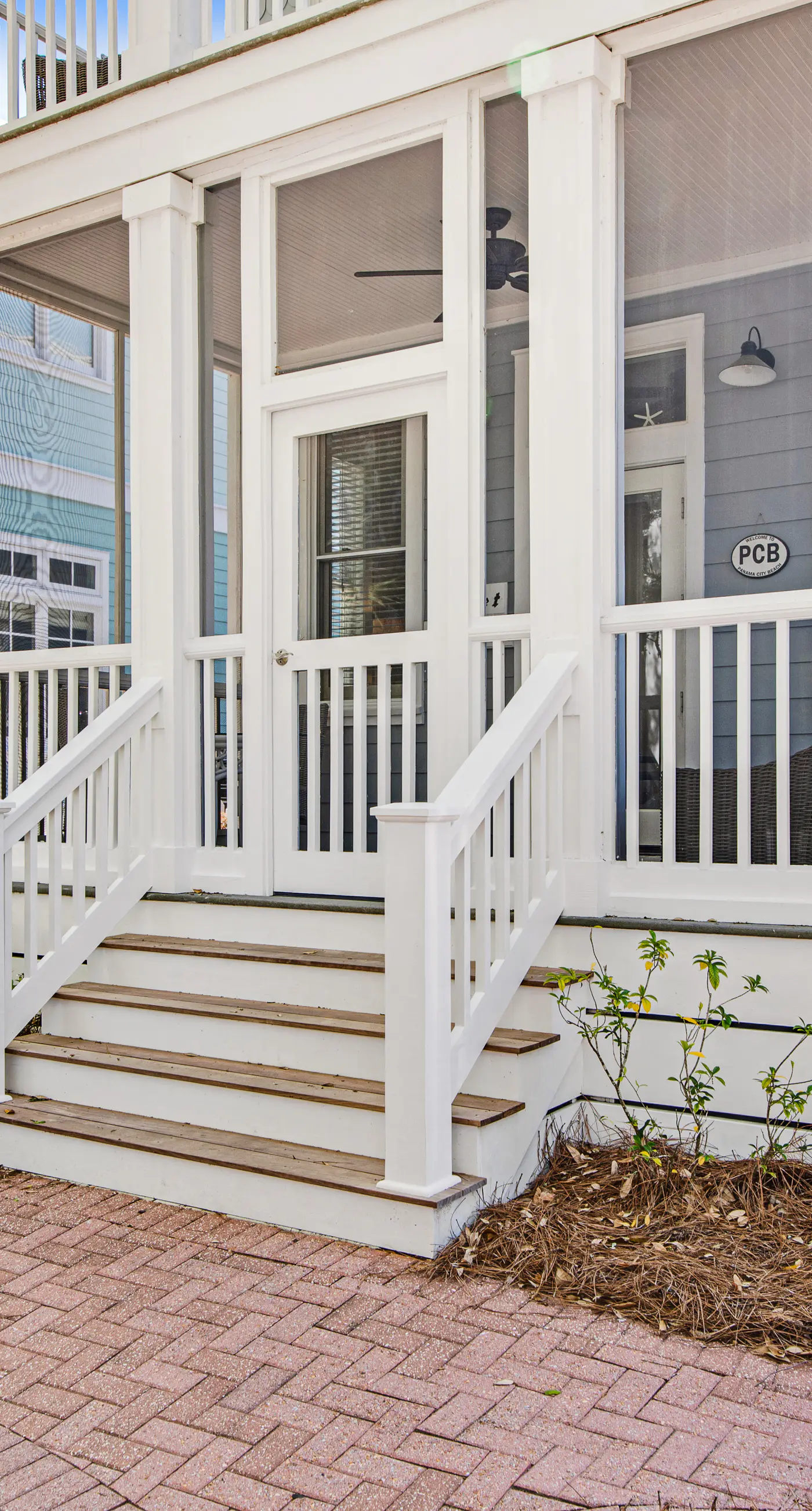 Beautiful, dog-friendly home with shared pools & complimentary beach chairs
