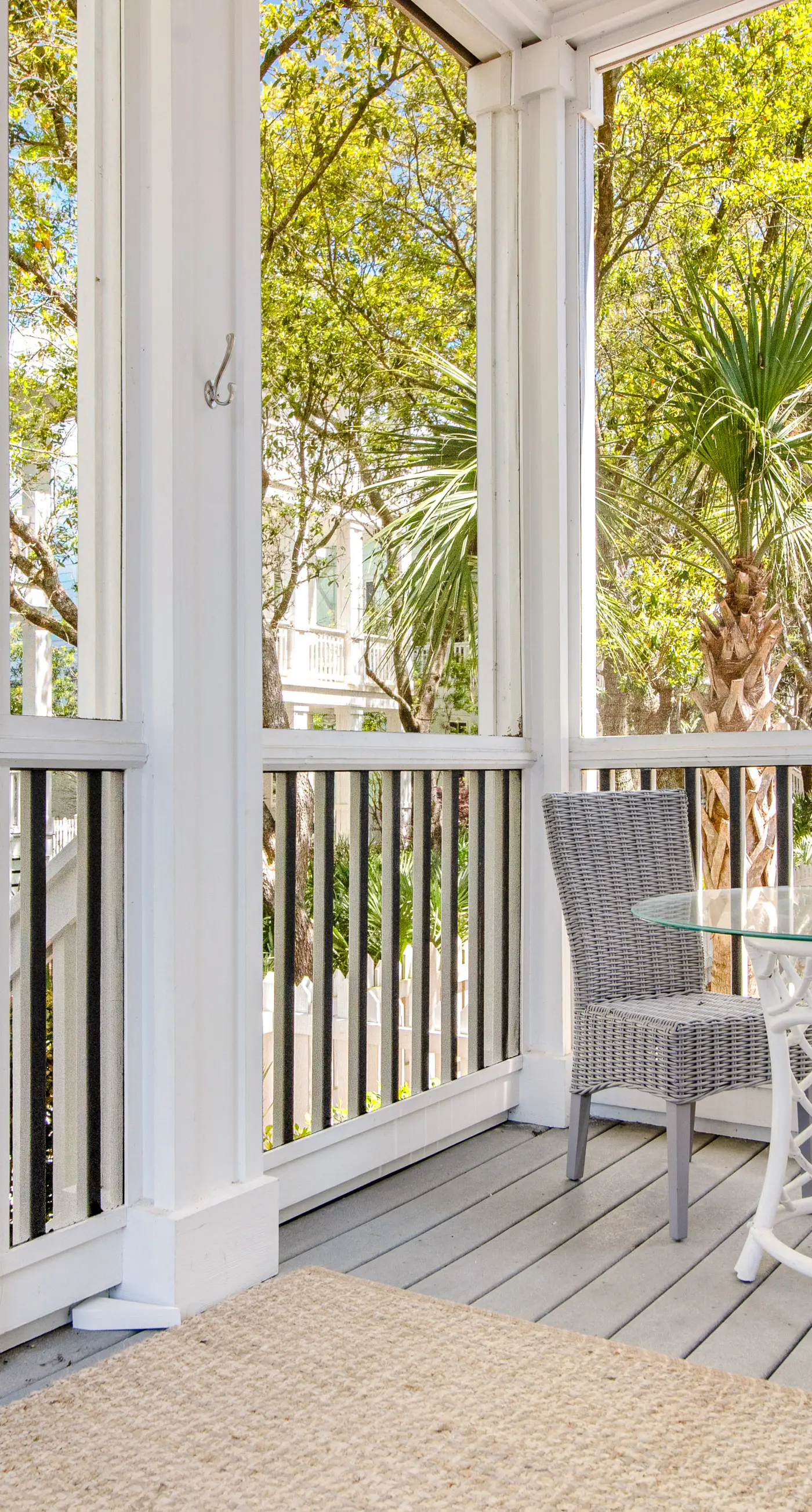 Beautiful, dog-friendly home with shared pools & complimentary beach chairs