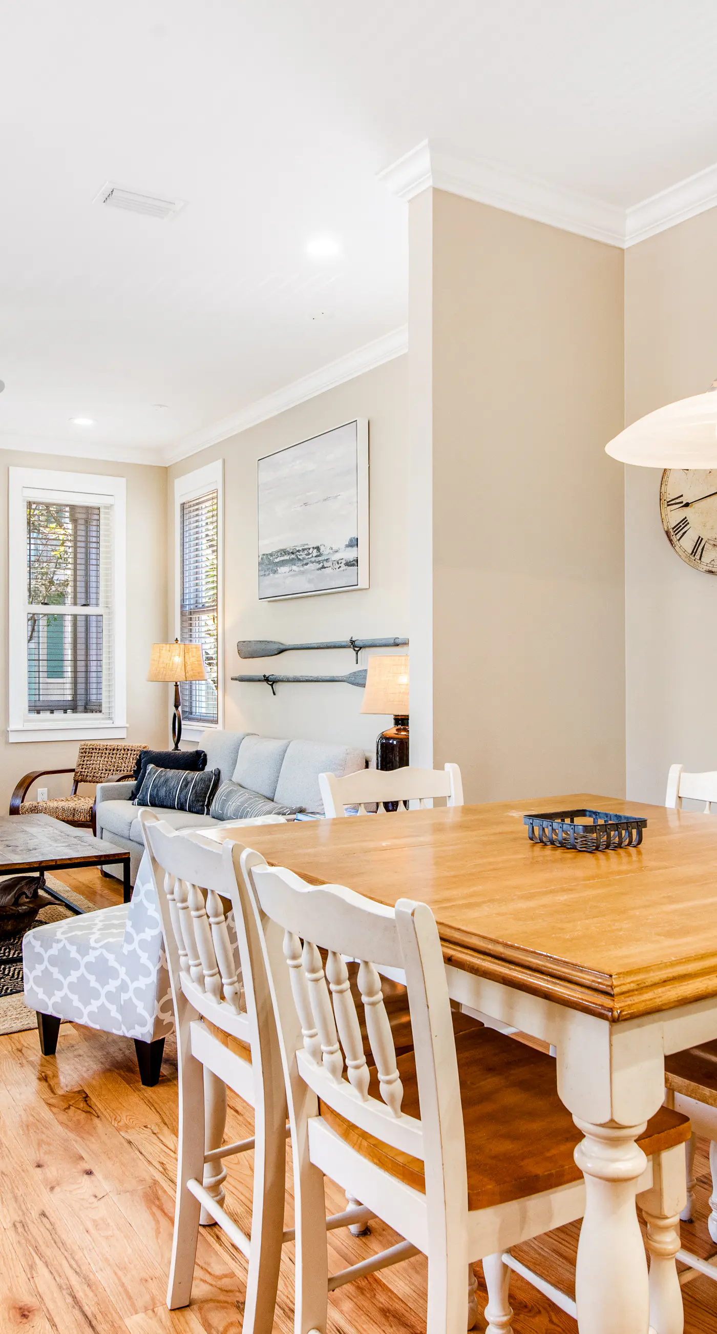 Beautiful, dog-friendly home with shared pools & complimentary beach chairs