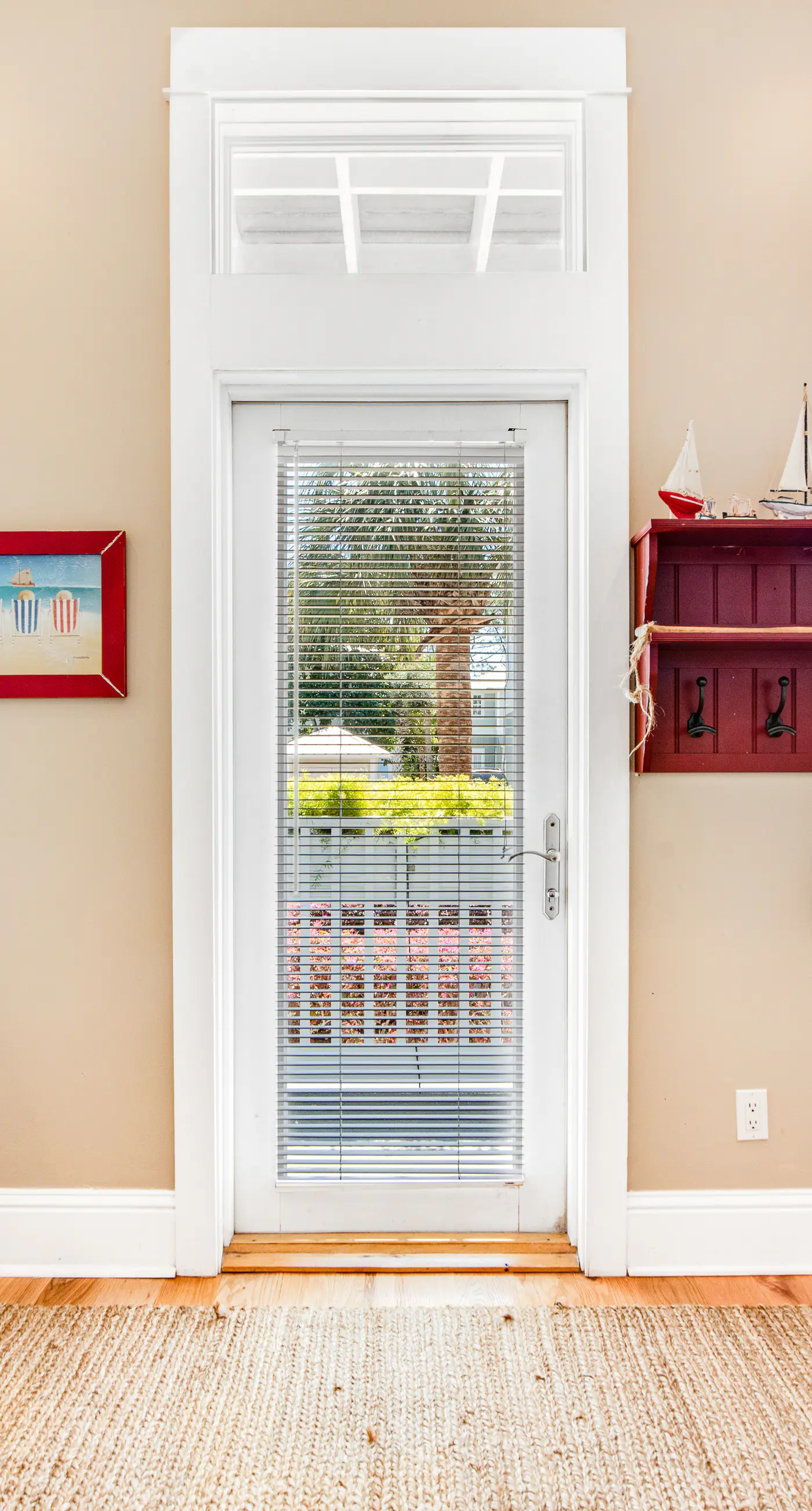 Beautiful, dog-friendly home with shared pools & complimentary beach chairs
