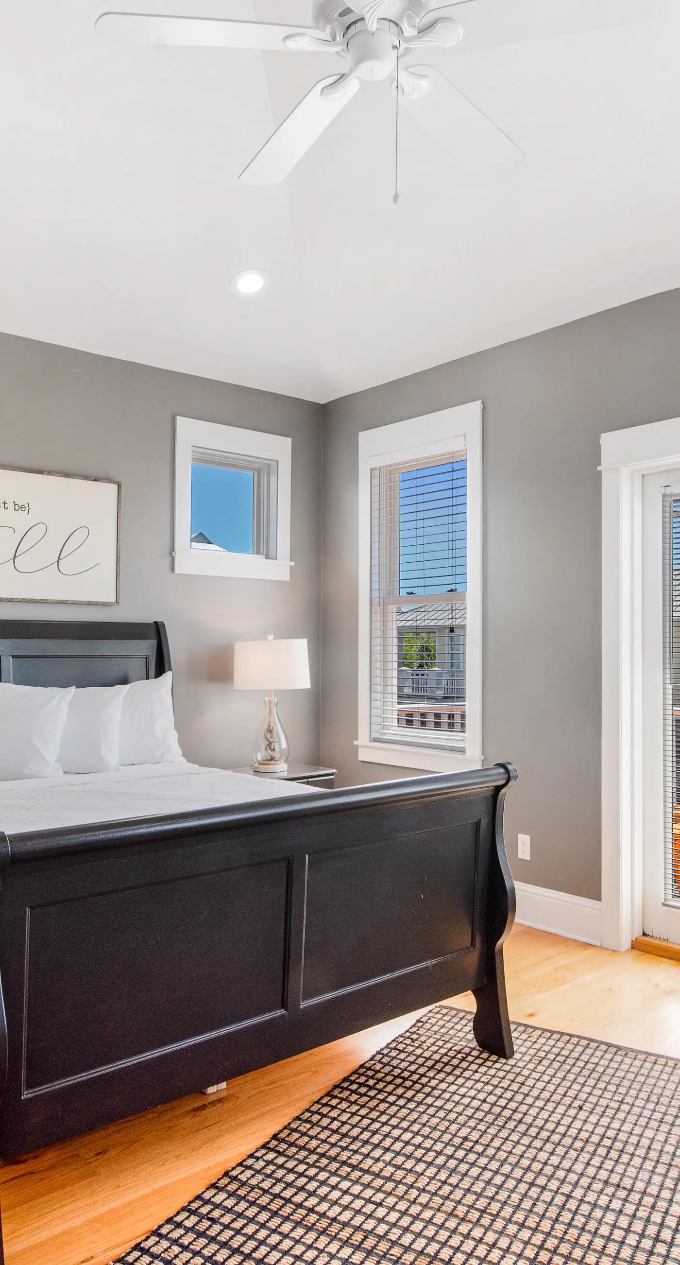 Beautiful, dog-friendly home with shared pools & complimentary beach chairs