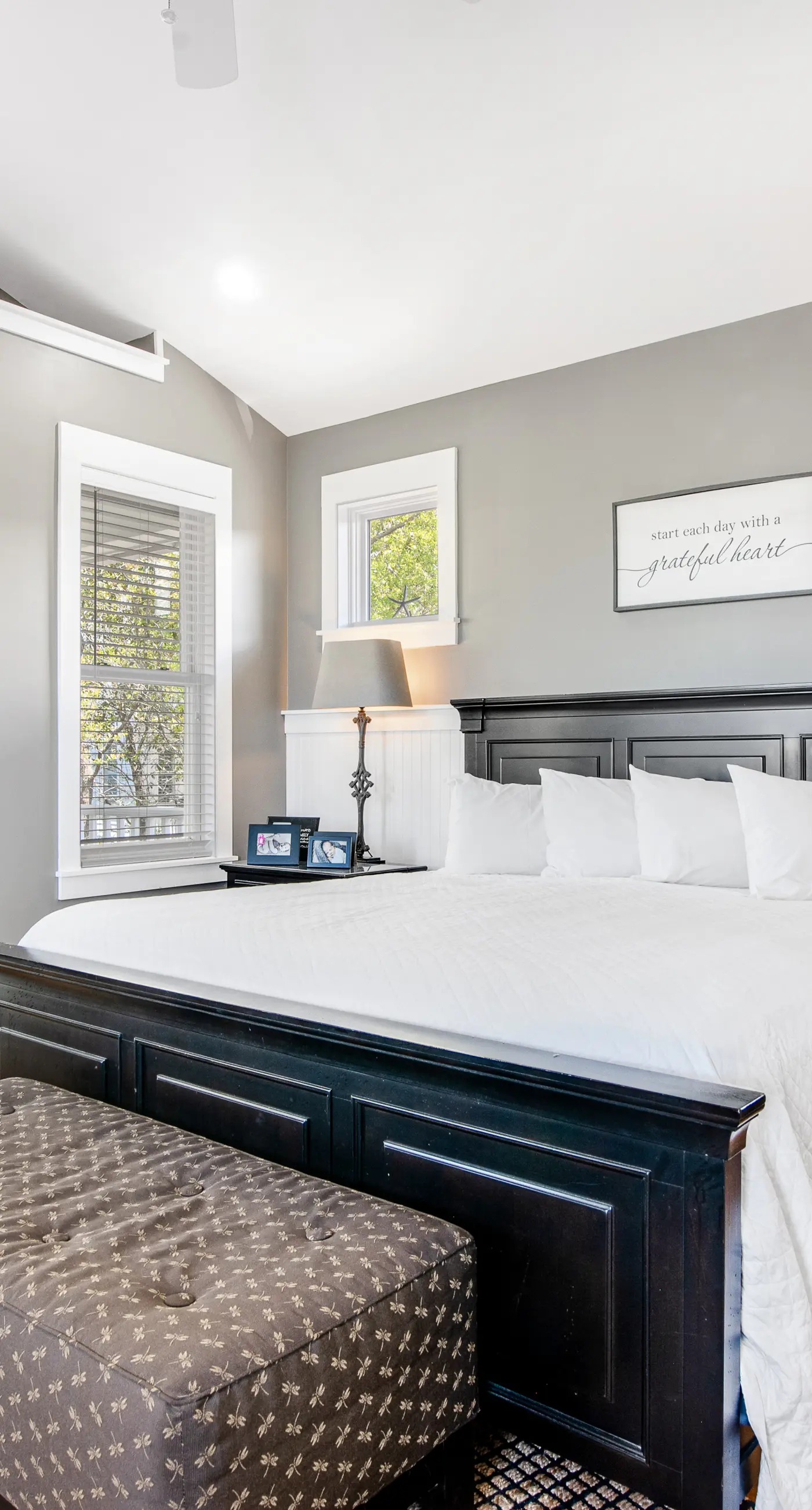 Beautiful, dog-friendly home with shared pools & complimentary beach chairs
