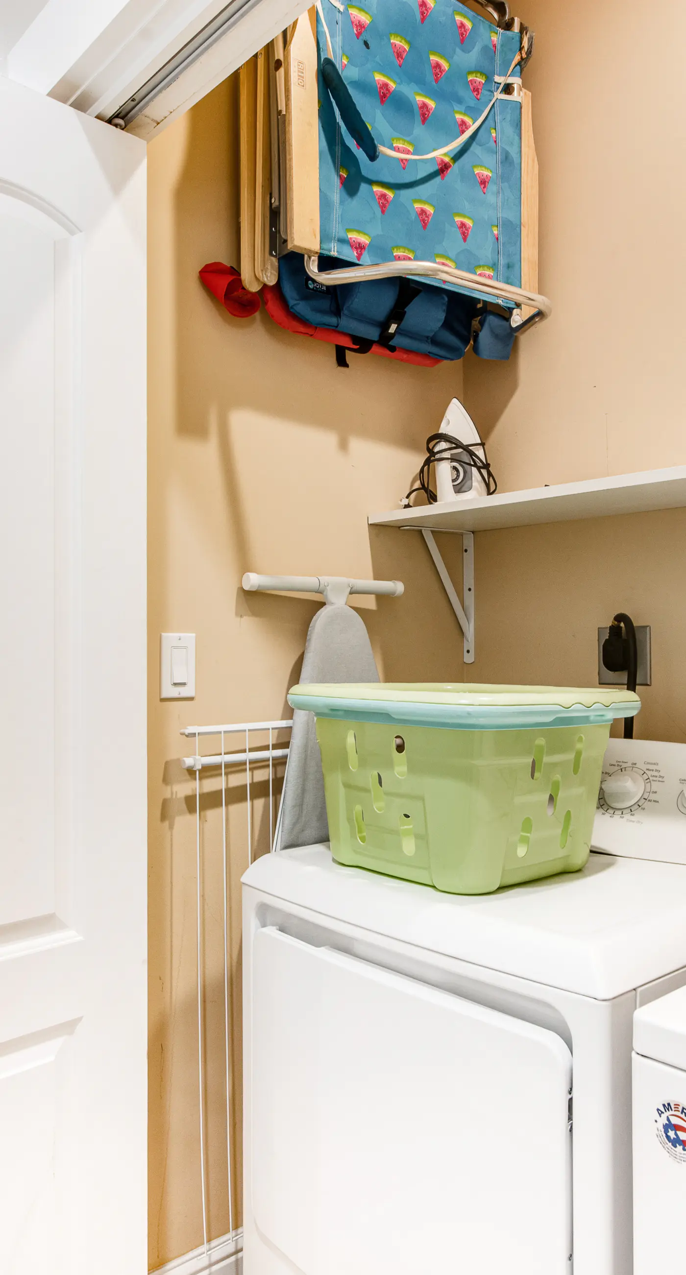 Beautiful, dog-friendly home with shared pools & complimentary beach chairs