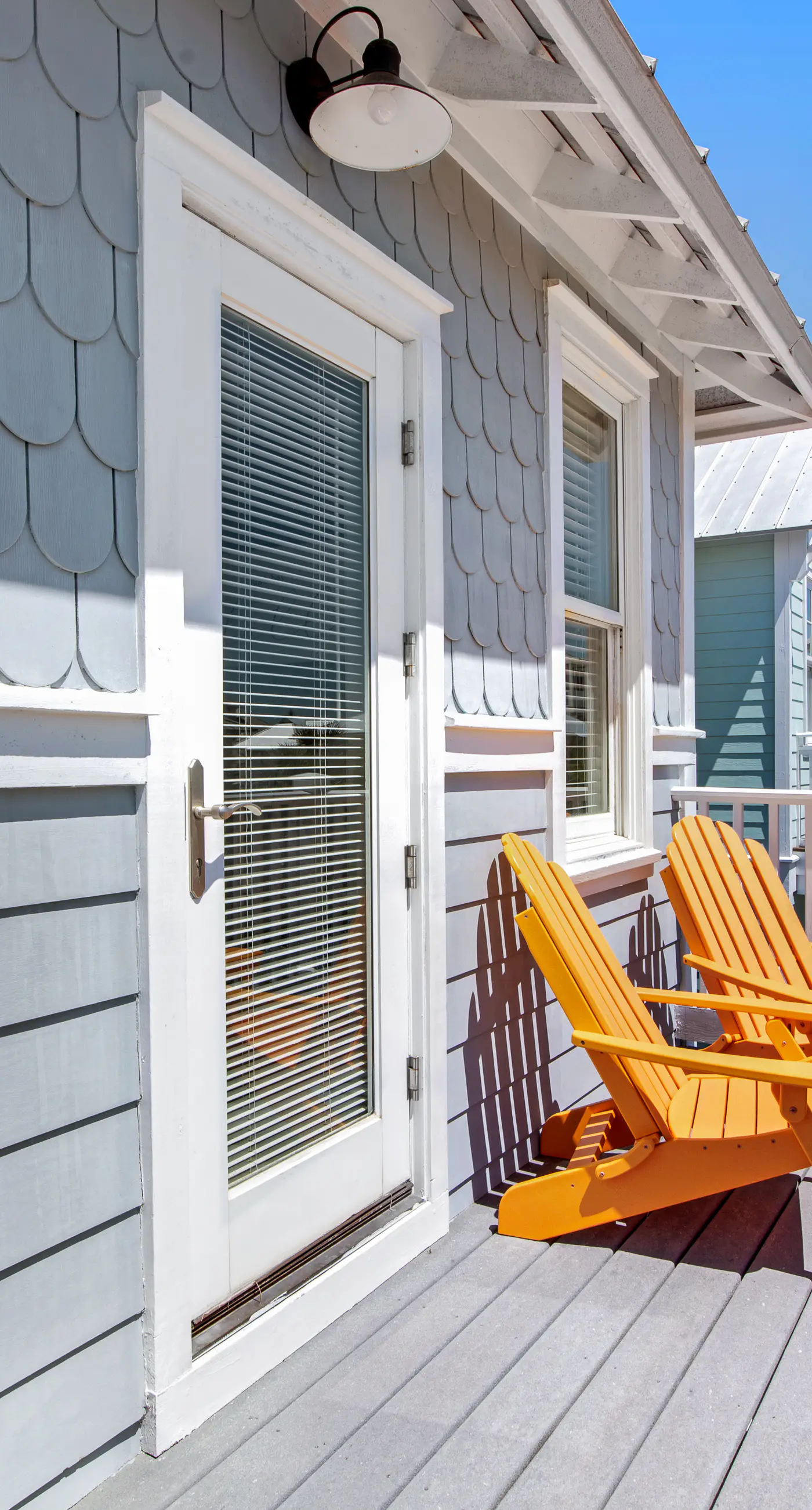 Beautiful, dog-friendly home with shared pools & complimentary beach chairs