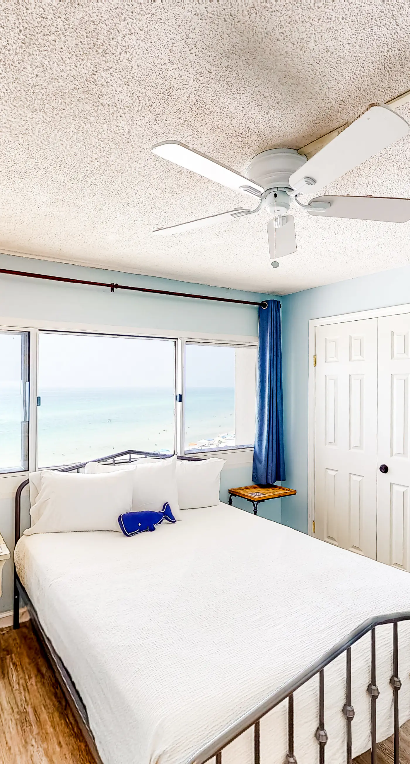 Resort condo in Panama City Beach with direct beach access
