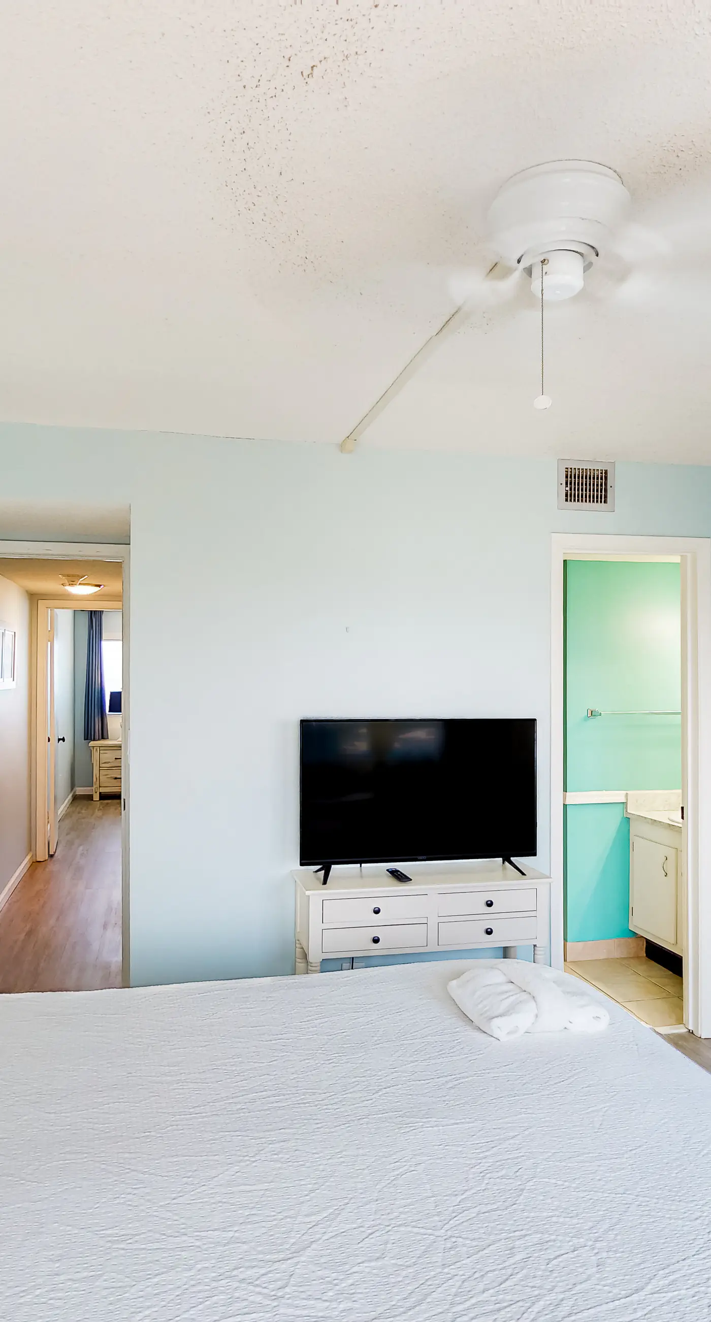 Resort condo in Panama City Beach with direct beach access