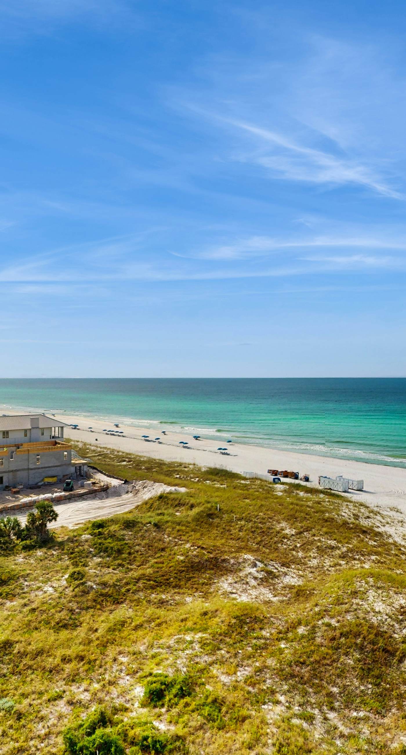 Spectacular beachfront condo with great amenities, shared pool & beach access