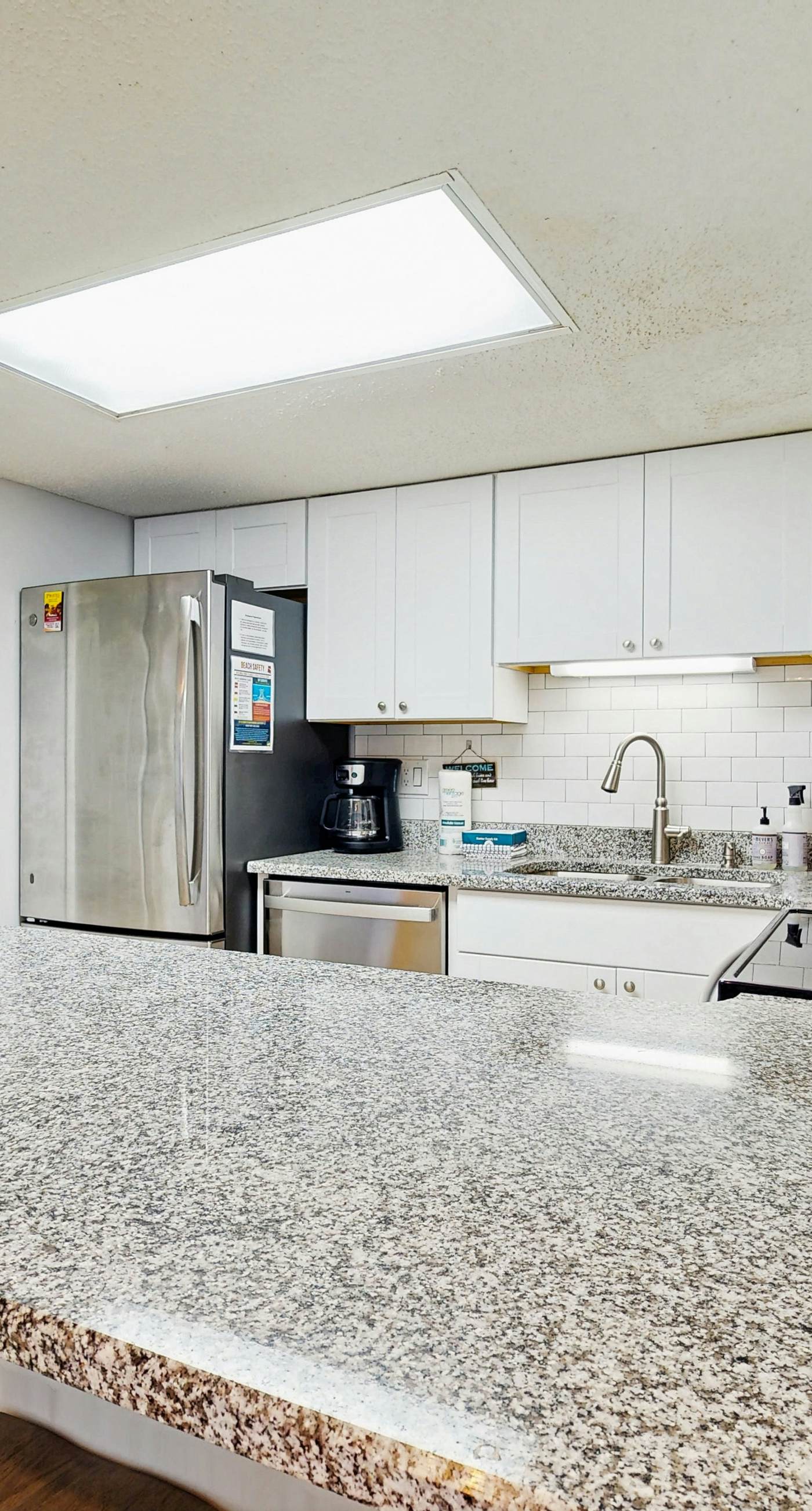 Spectacular beachfront condo with great amenities, shared pool & beach access