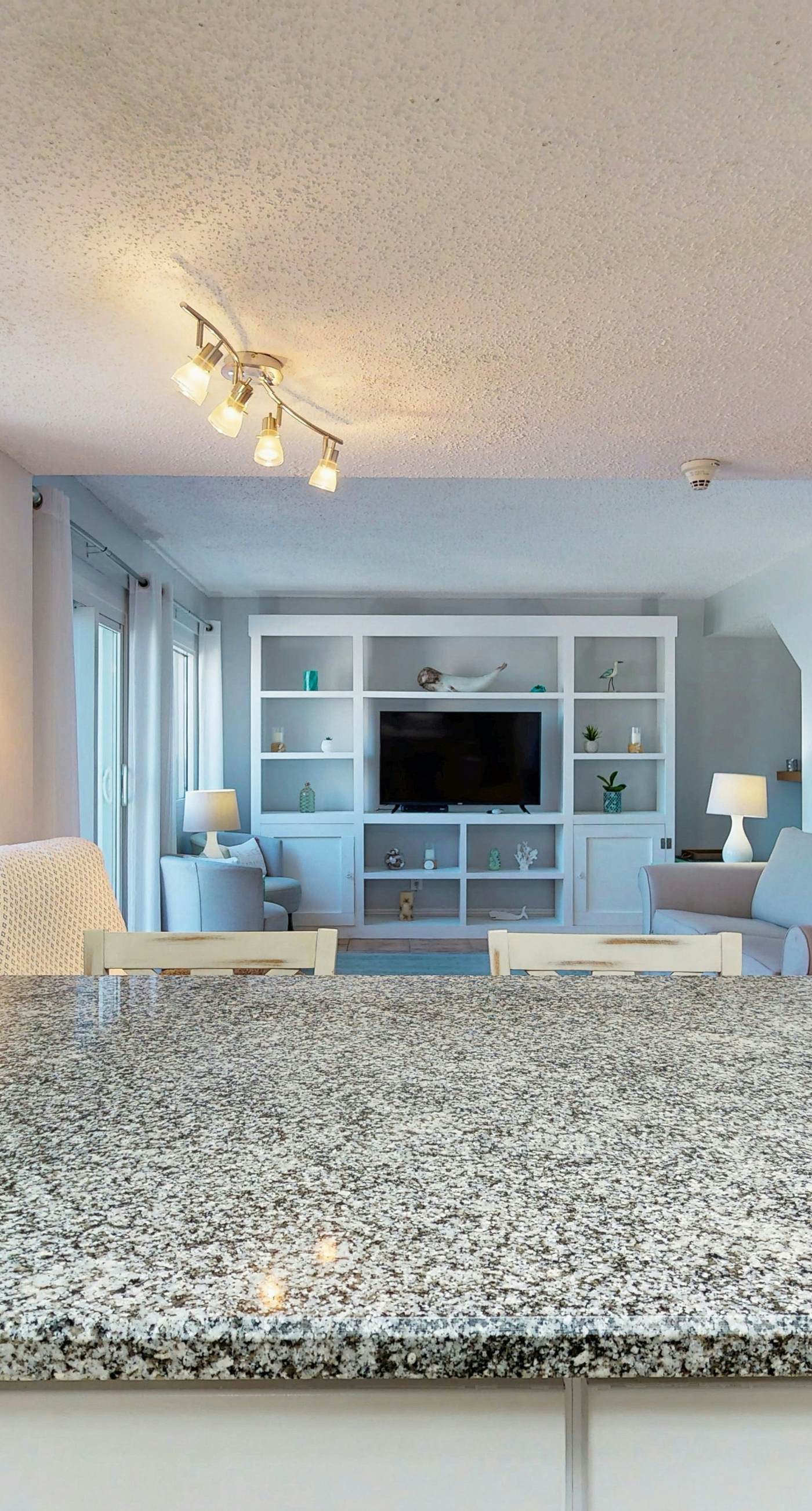 Spectacular beachfront condo with great amenities, shared pool & beach access