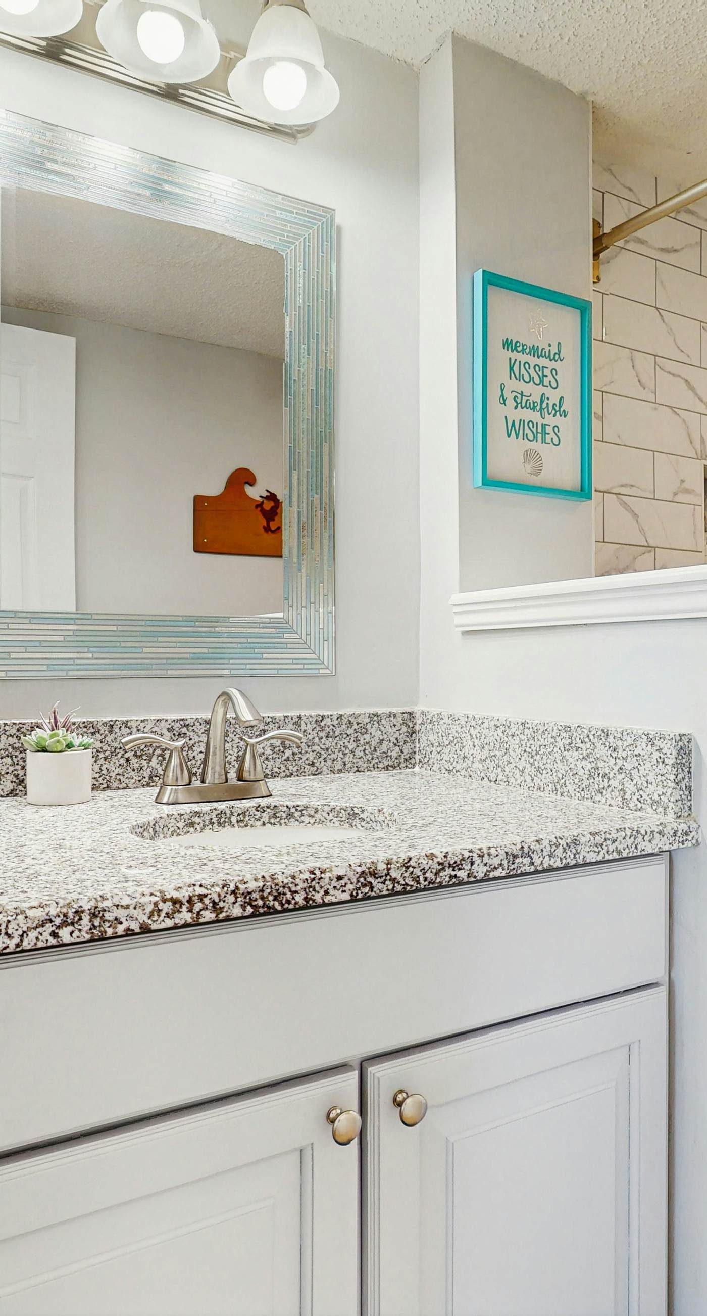 Spectacular beachfront condo with great amenities, shared pool & beach access