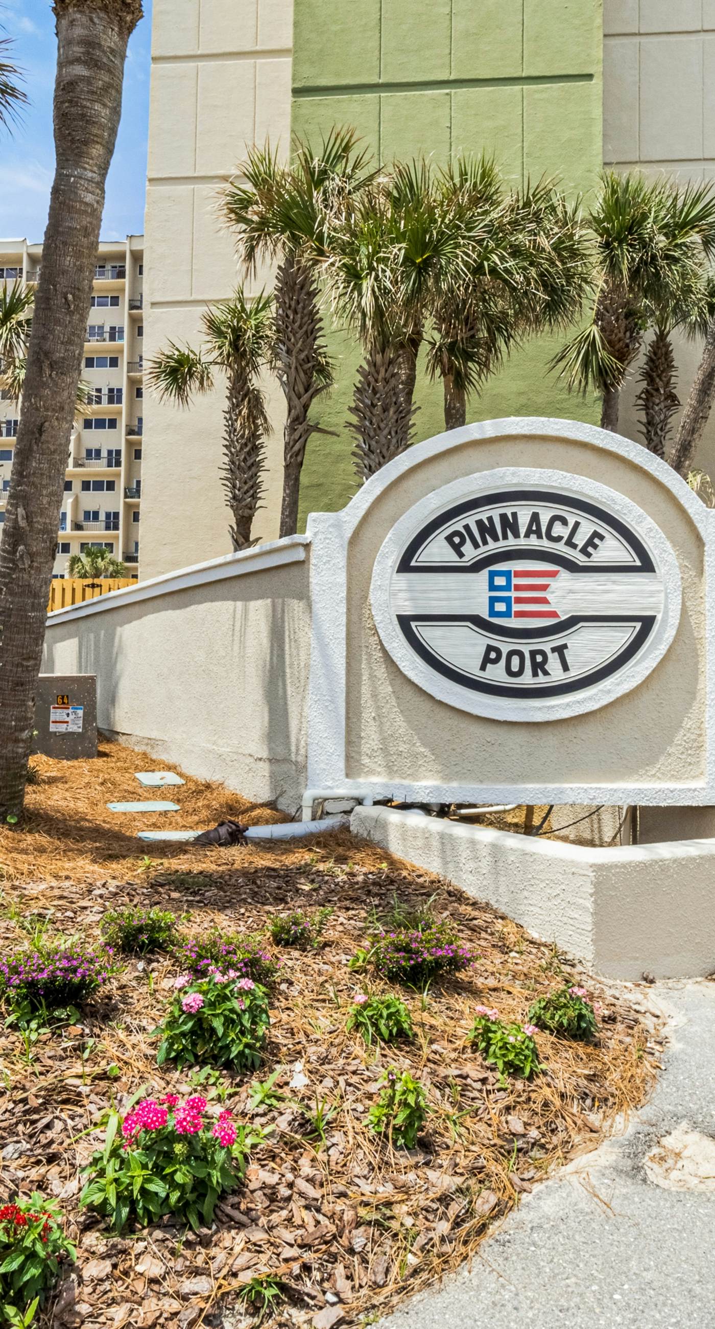 Spectacular beachfront condo with great amenities, shared pool & beach access