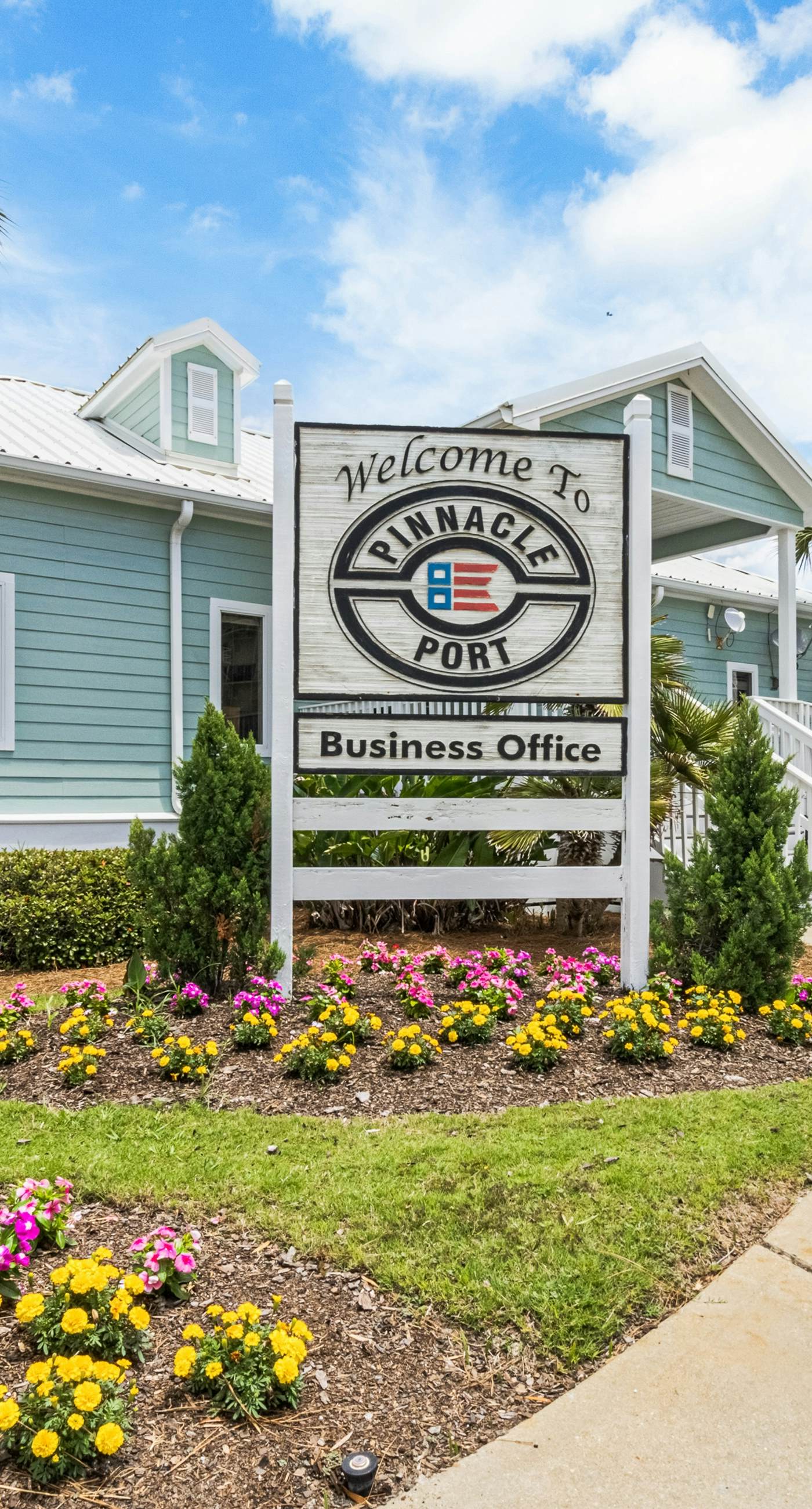 Spectacular beachfront condo with great amenities, shared pool & beach access