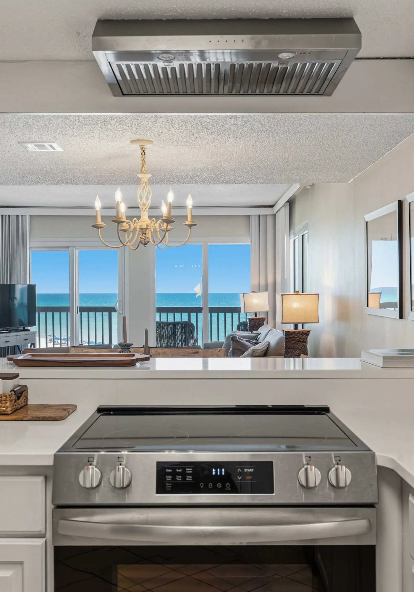 Beachfront condo with furnished balcony, pools, tennis courts, & hot tub
