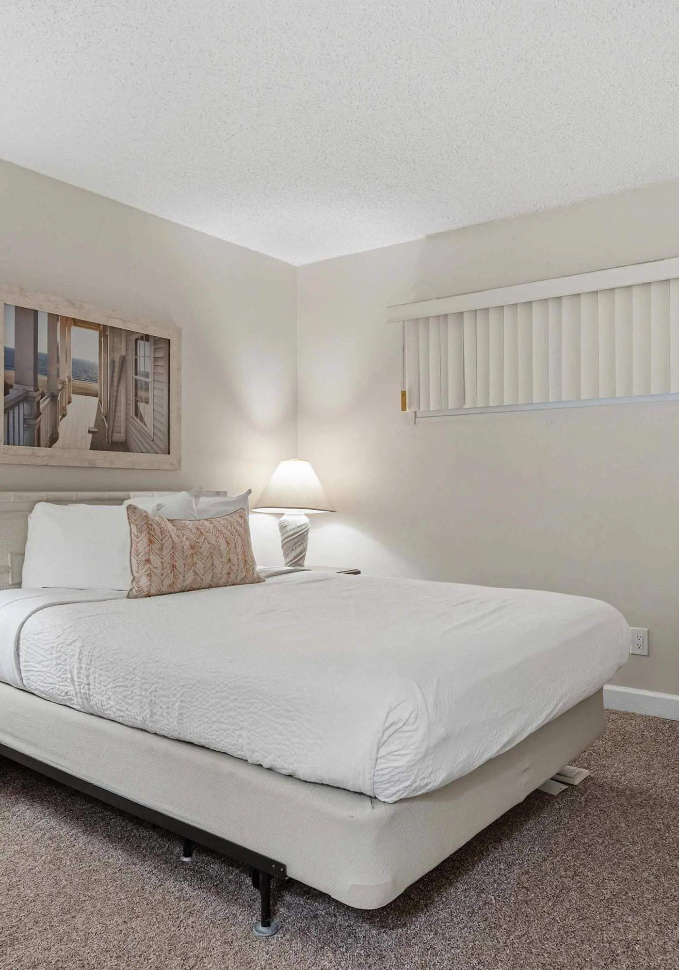 Beachfront condo with furnished balcony, pools, tennis courts, & hot tub