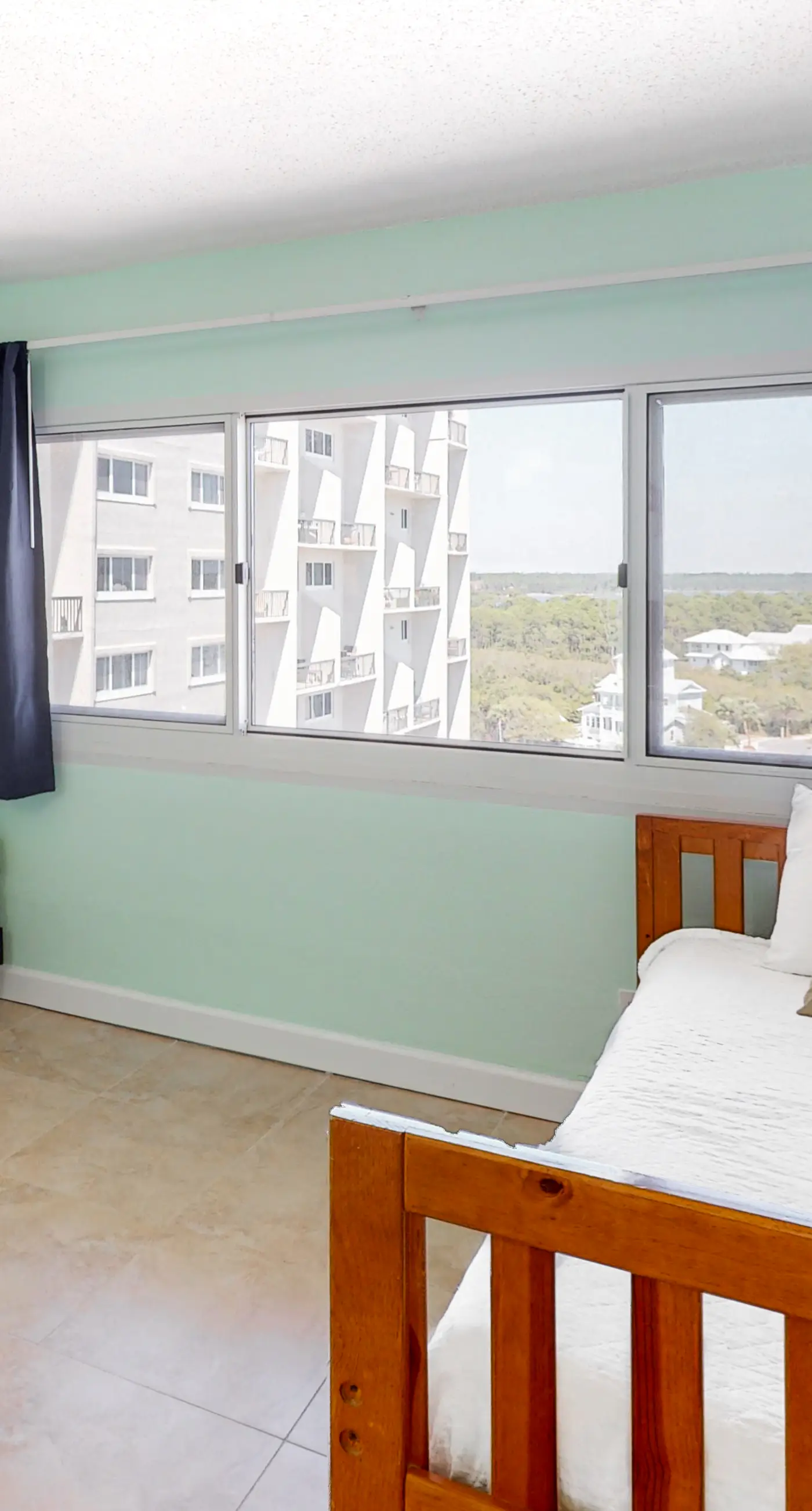 Oceanfront Pinnacle Port condo w/ tennis & basketball courts + private balcony!